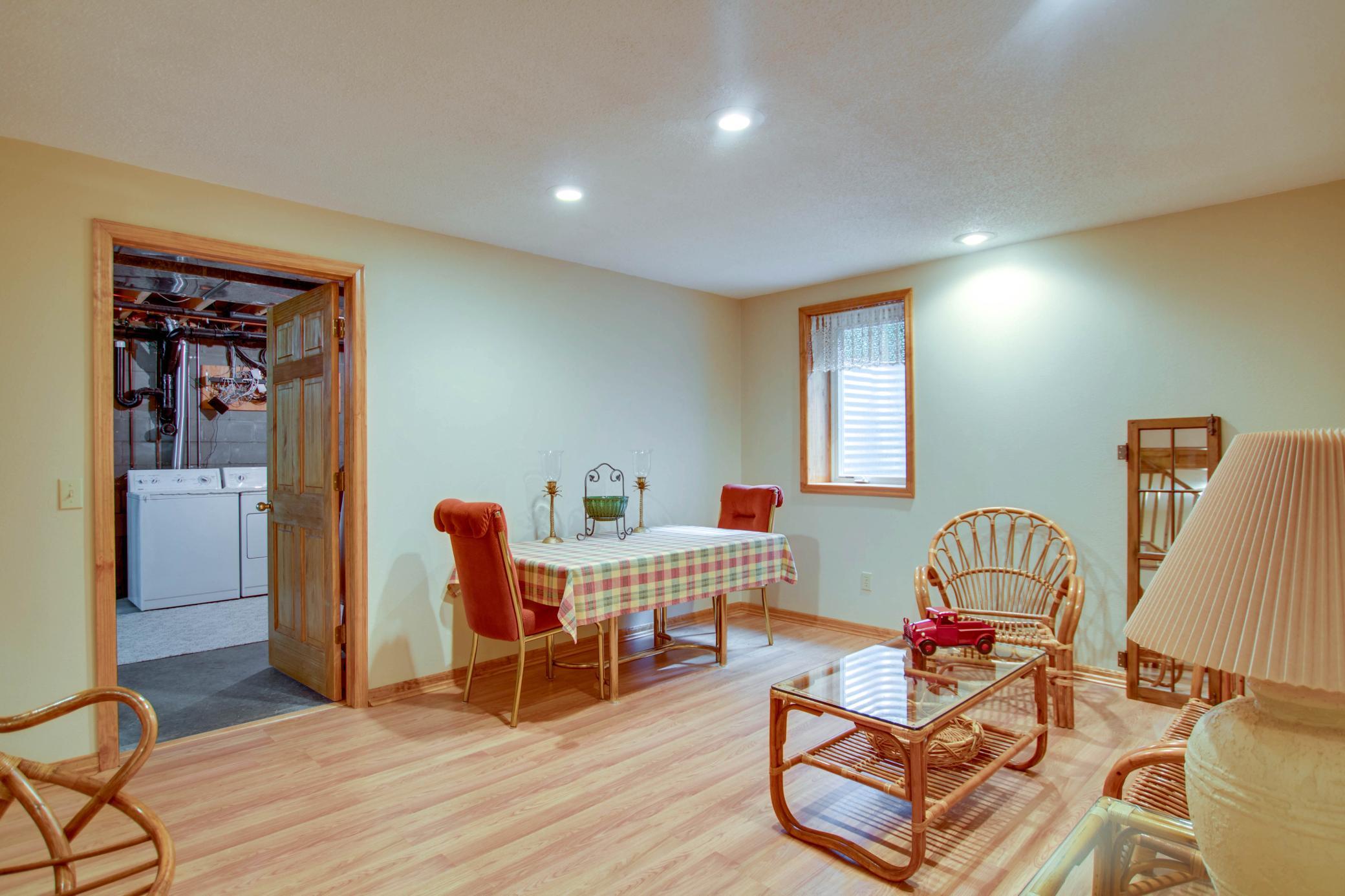 25079 County 9