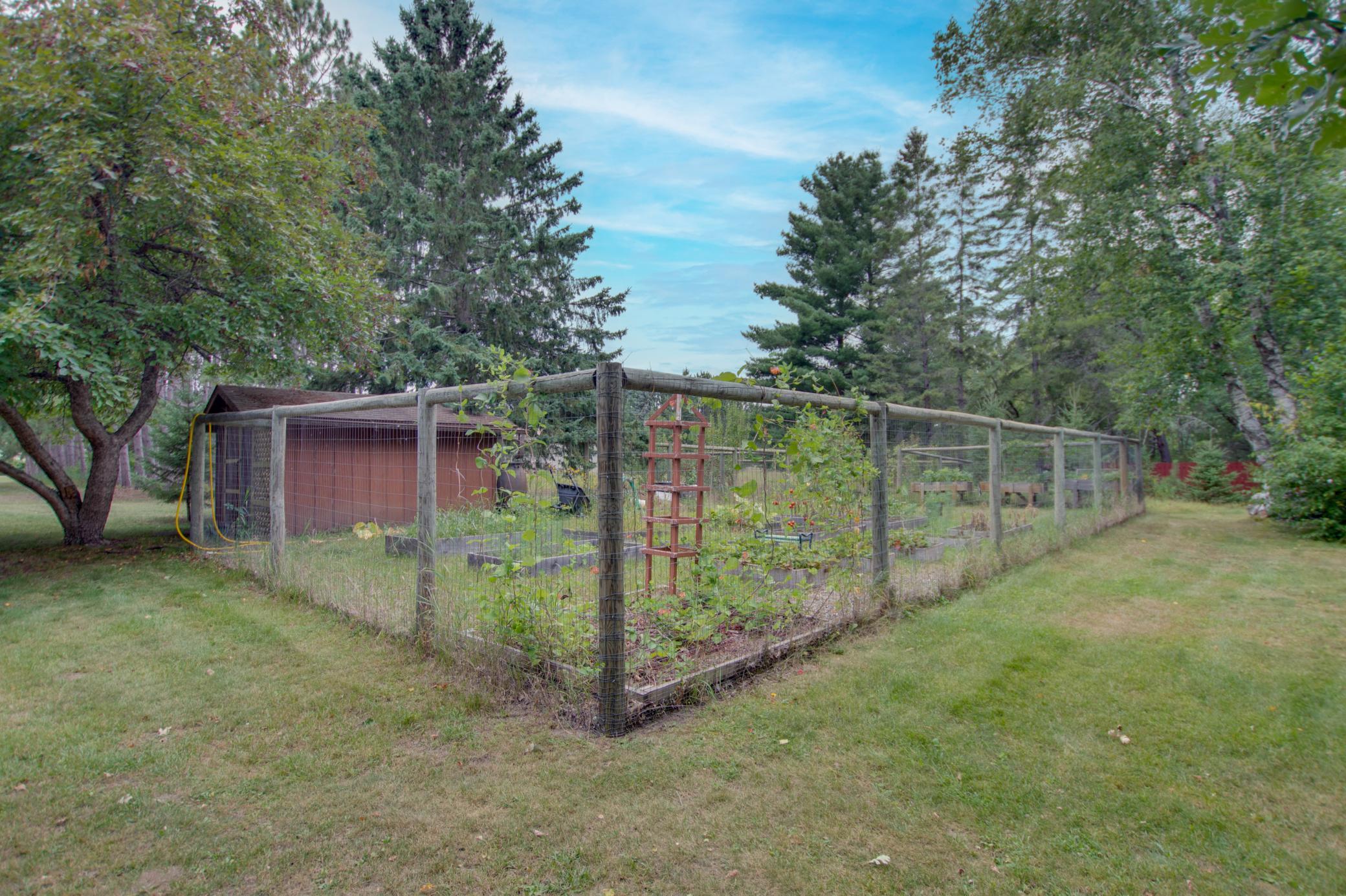 153 Lakewood Drive NW
