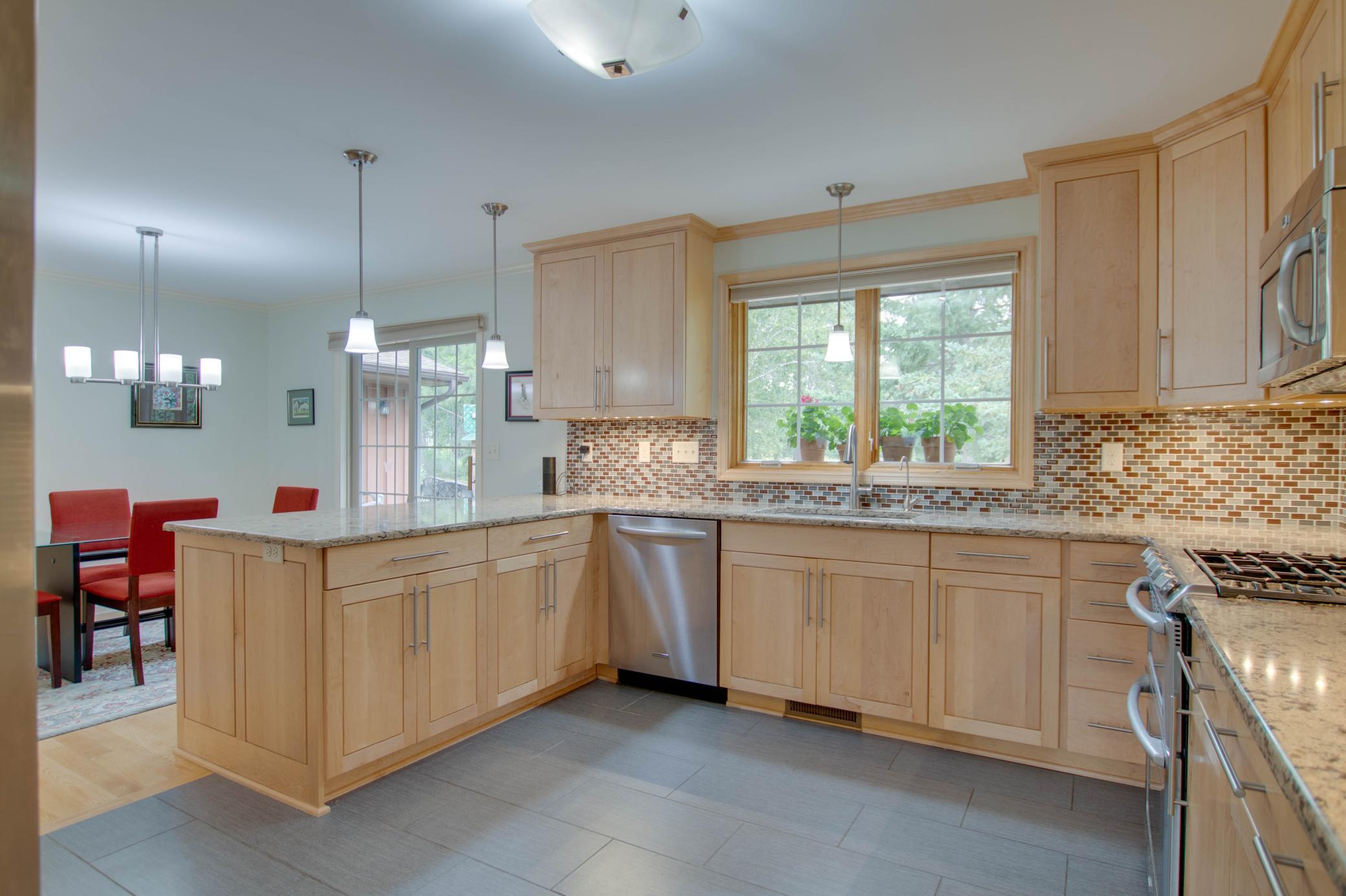 153 Lakewood Drive NW