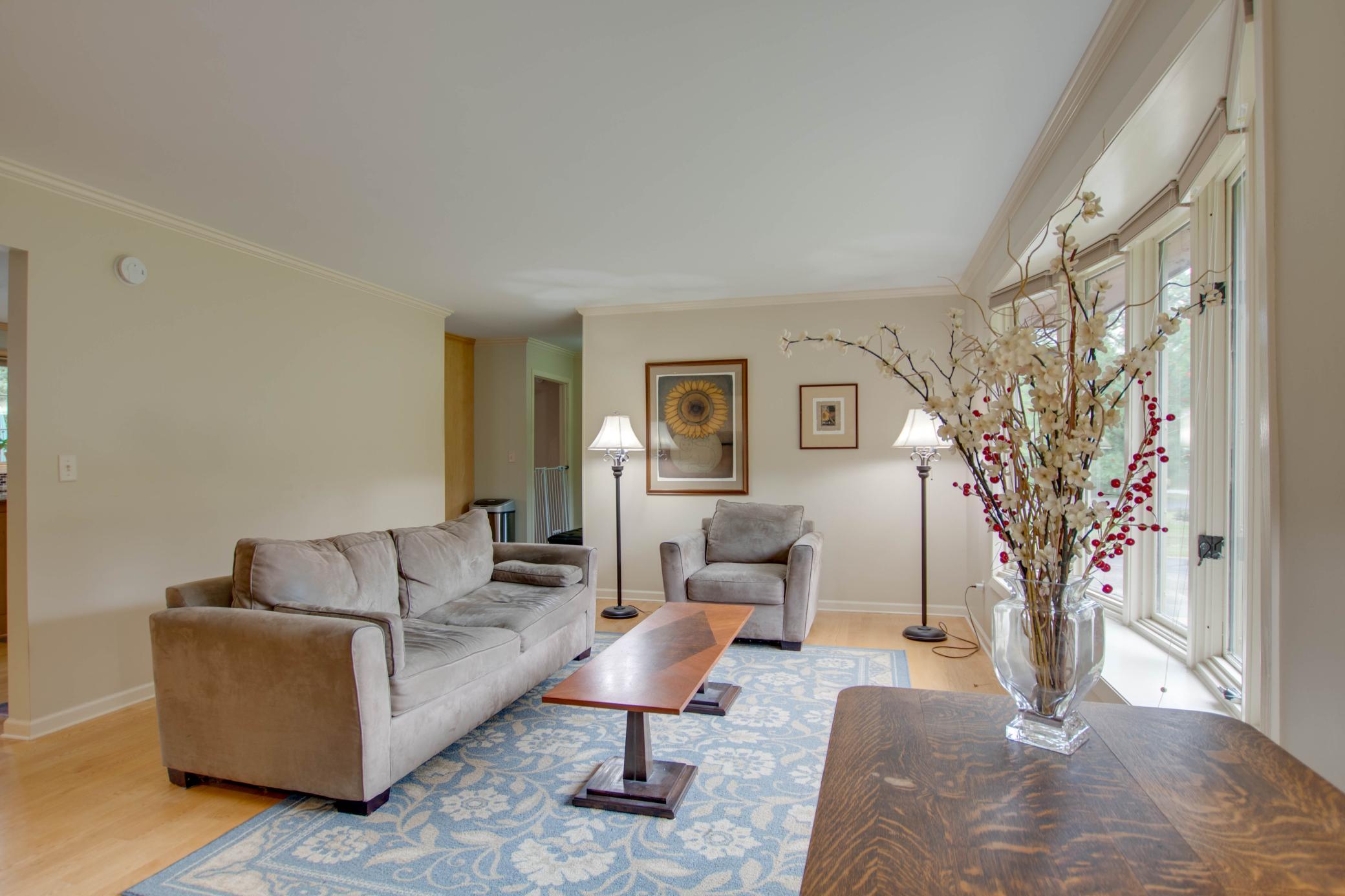 153 Lakewood Drive NW