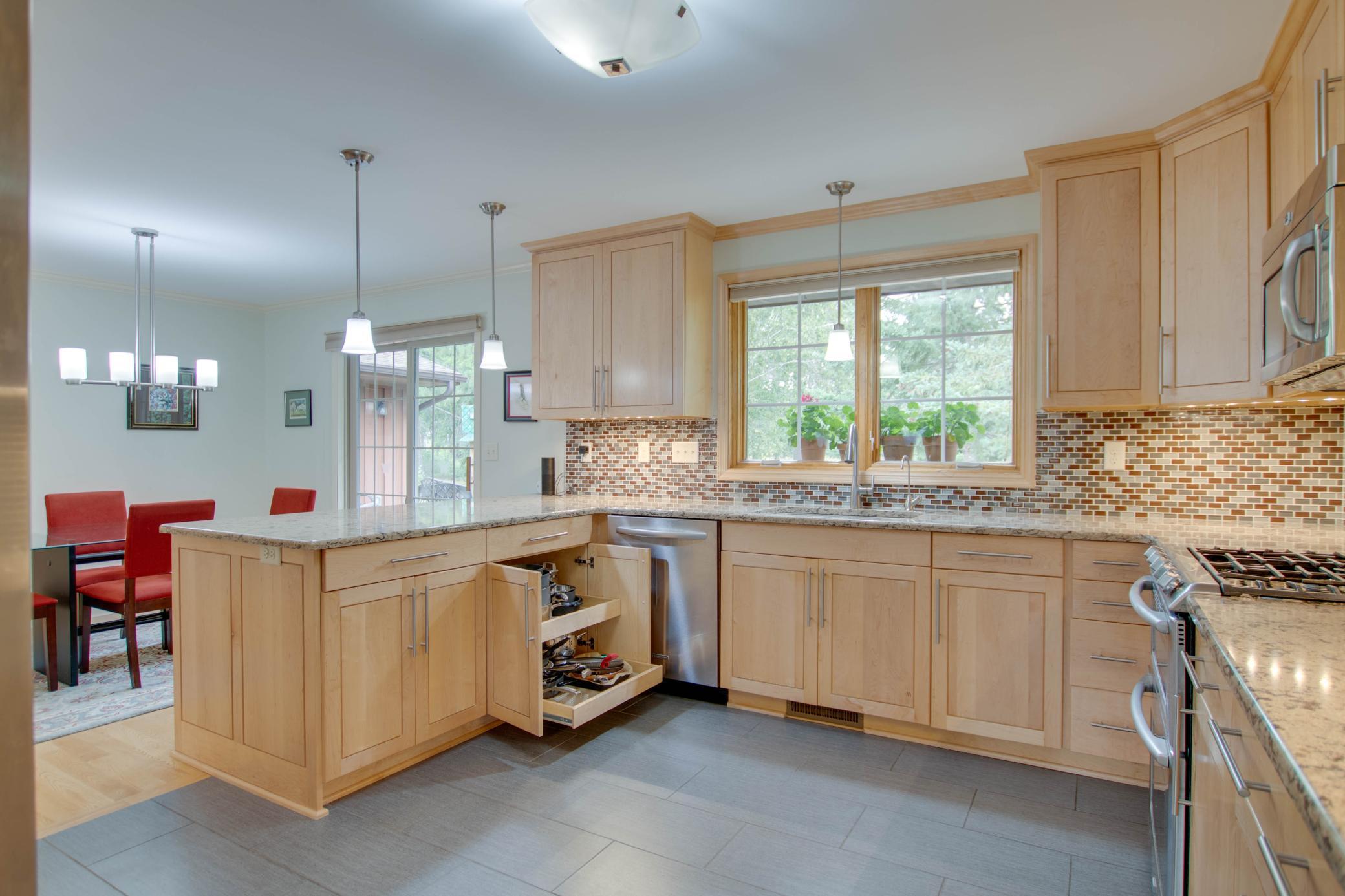 153 Lakewood Drive NW