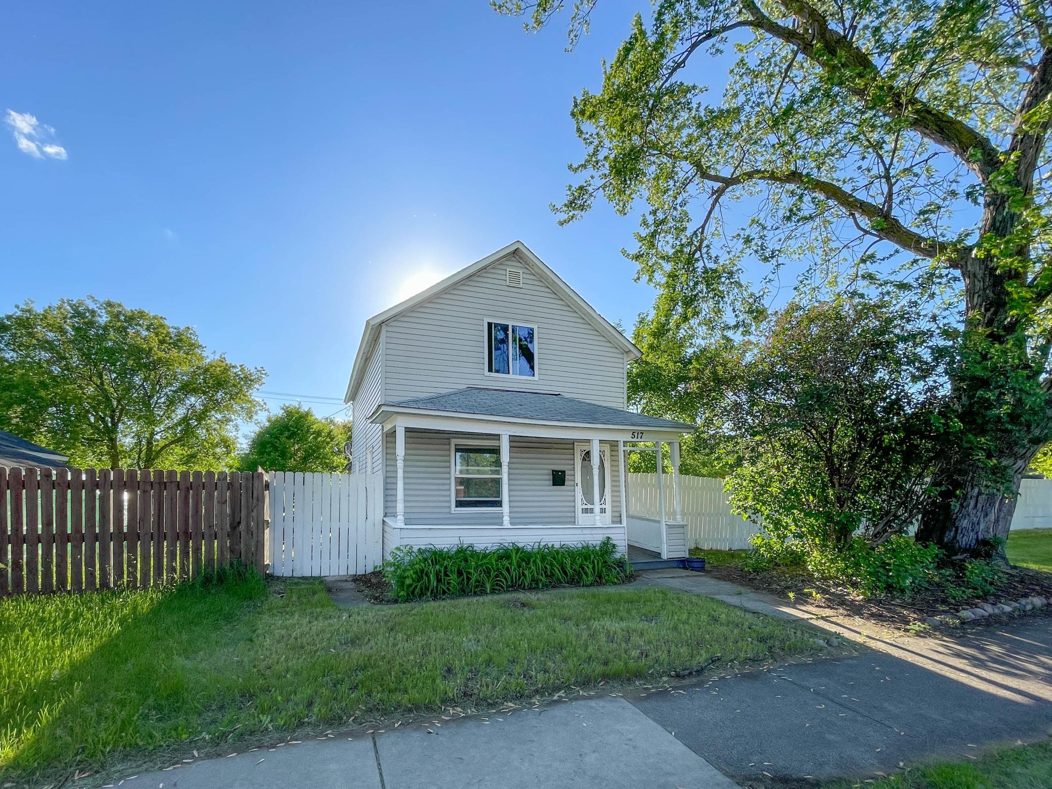 517 Irvine Avenue NW