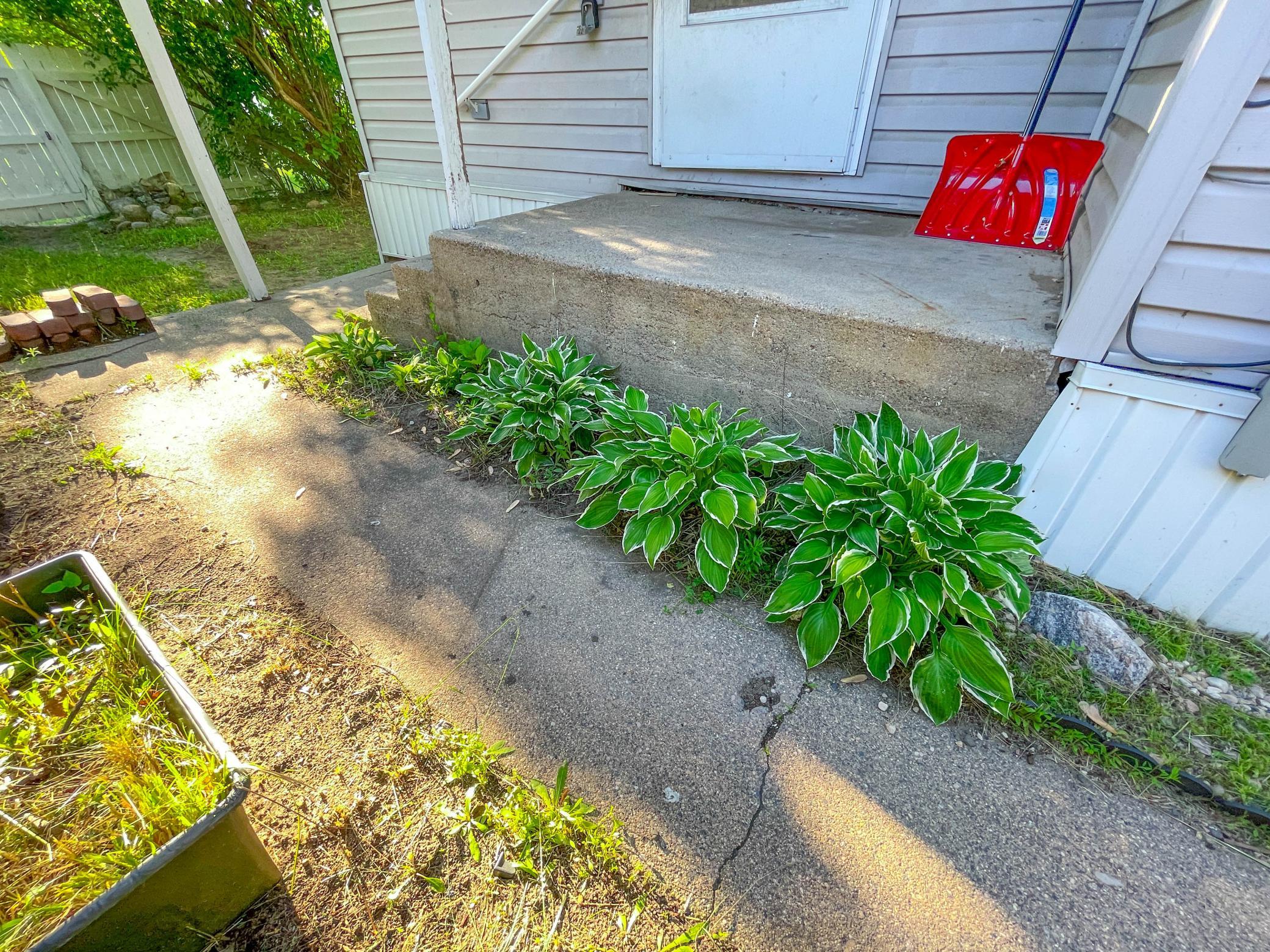517 Irvine Avenue NW