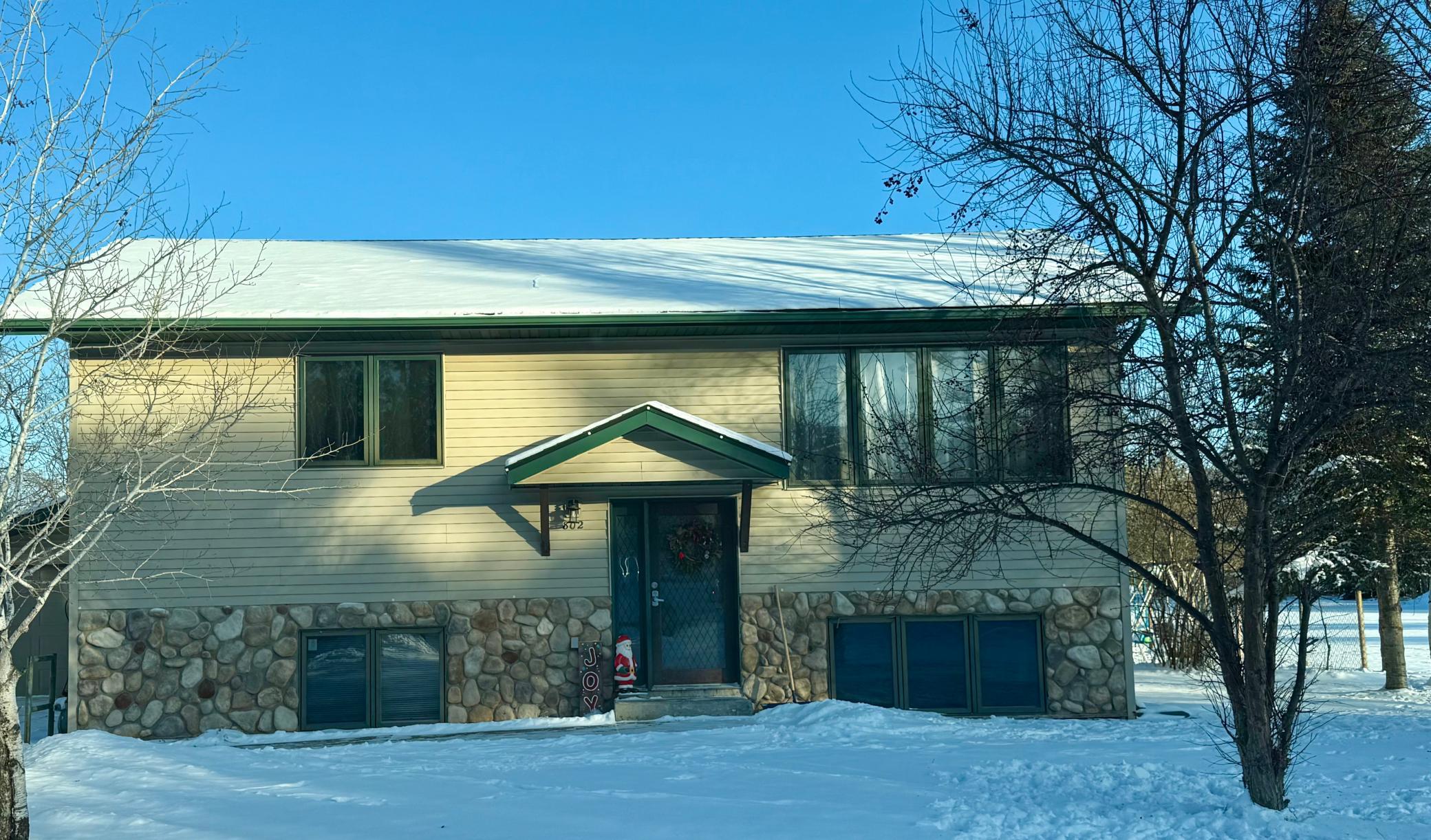 802 Stoner Avenue SE