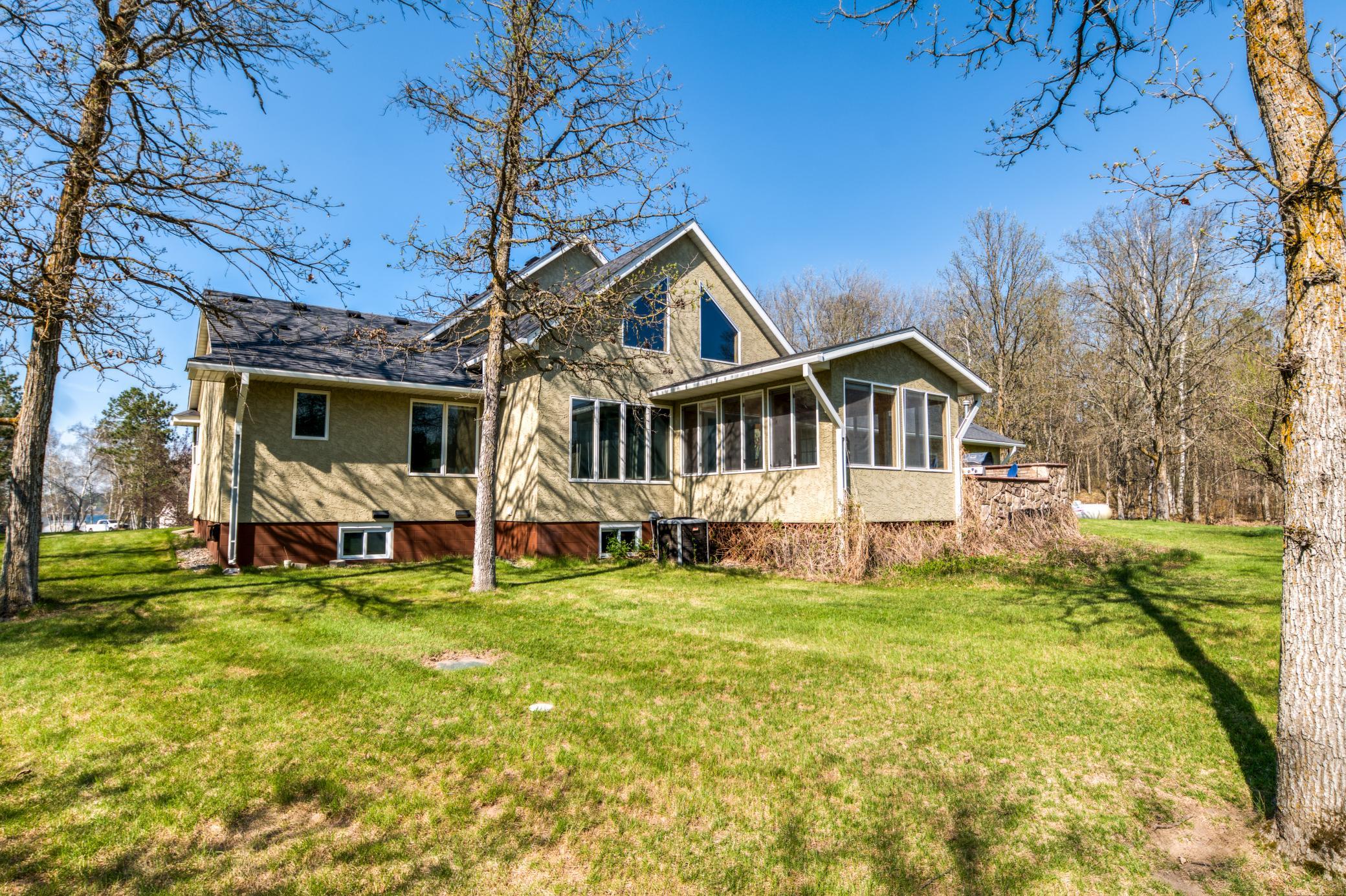 6076 Tall Pines Road NE