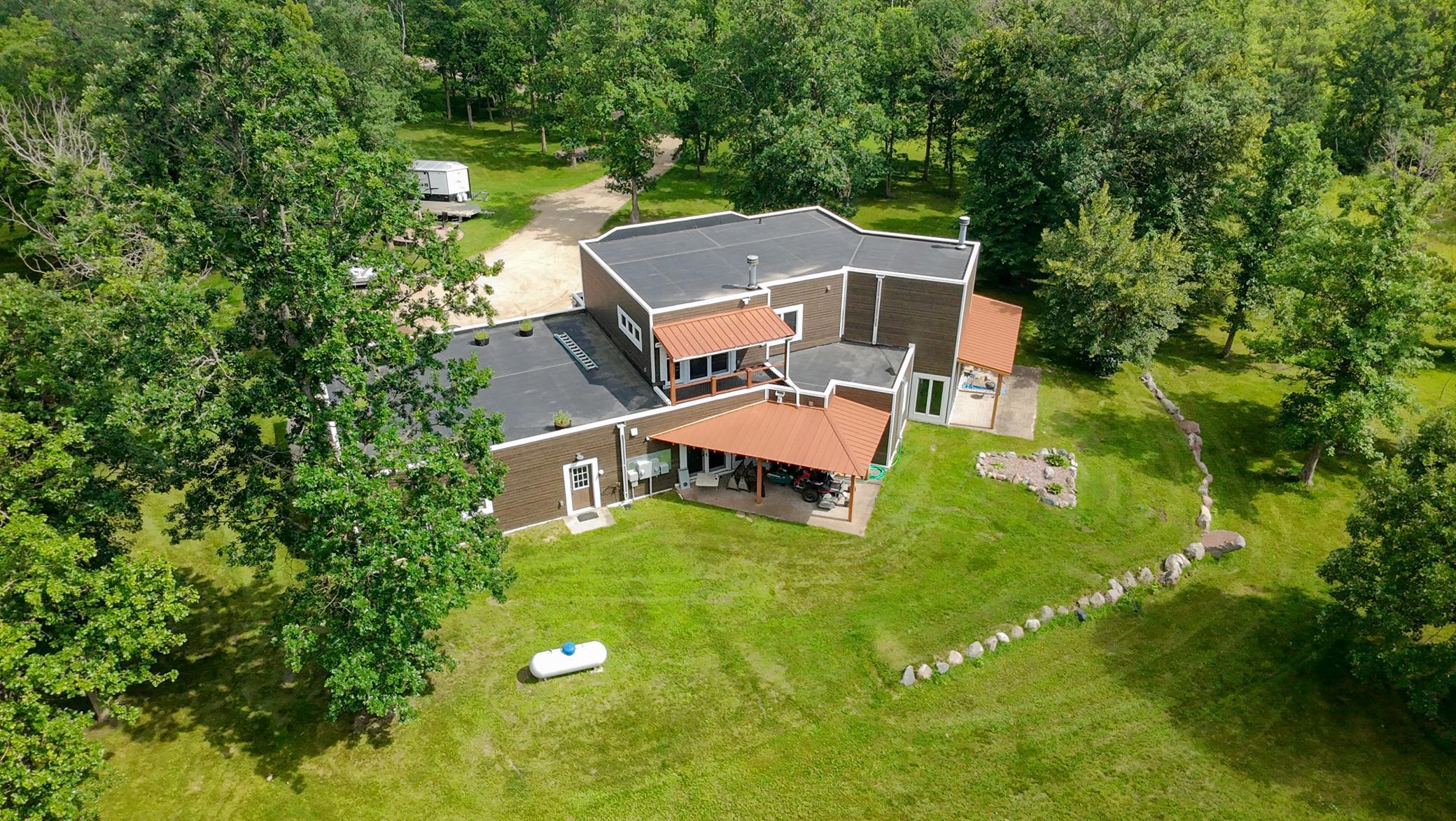 45745 Roxbury Drive