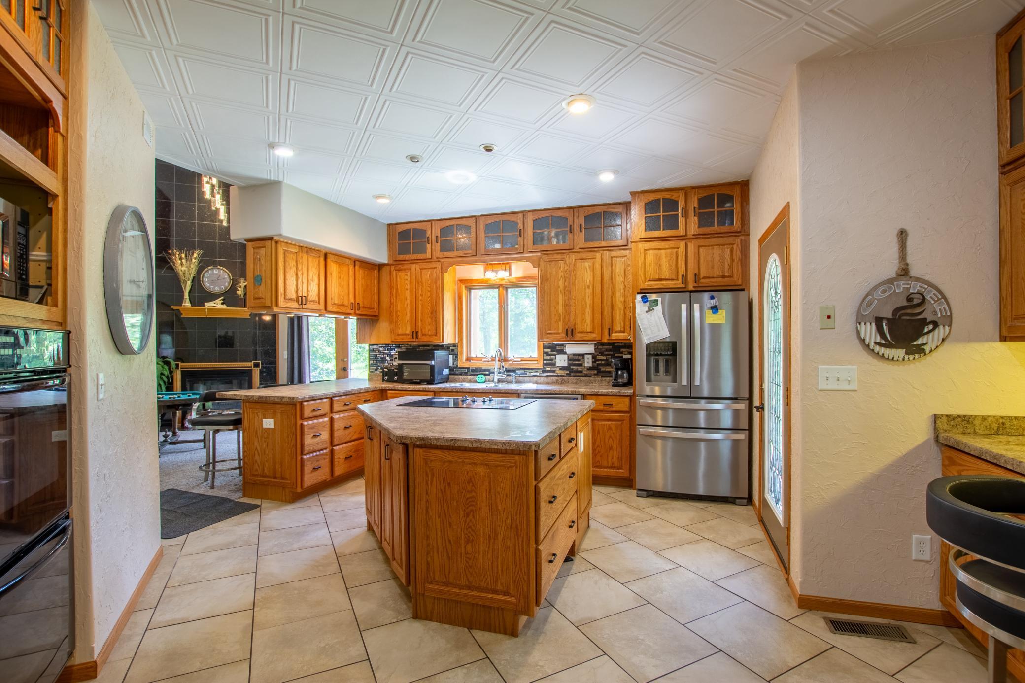 45745 Roxbury Drive