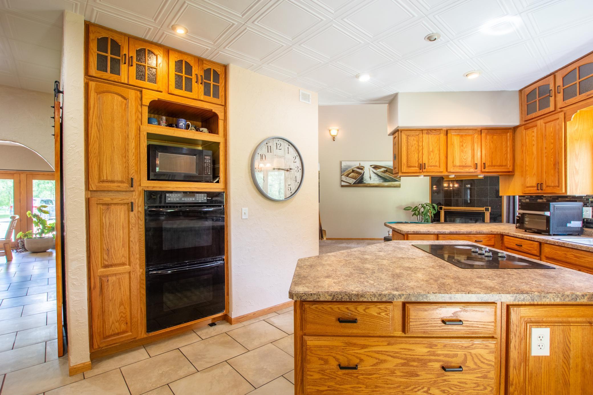 45745 Roxbury Drive