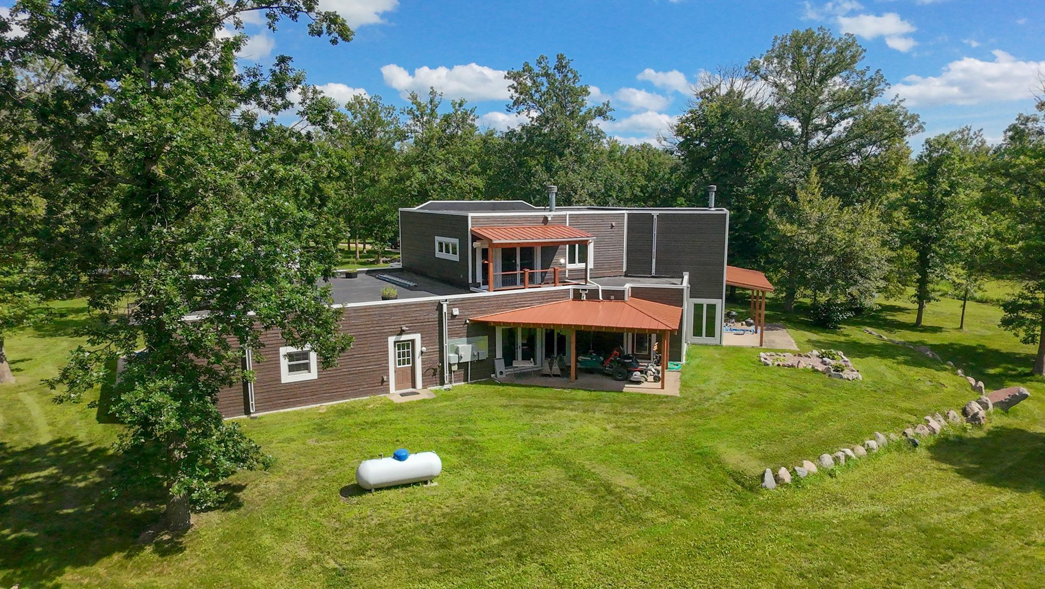 45745 Roxbury Drive