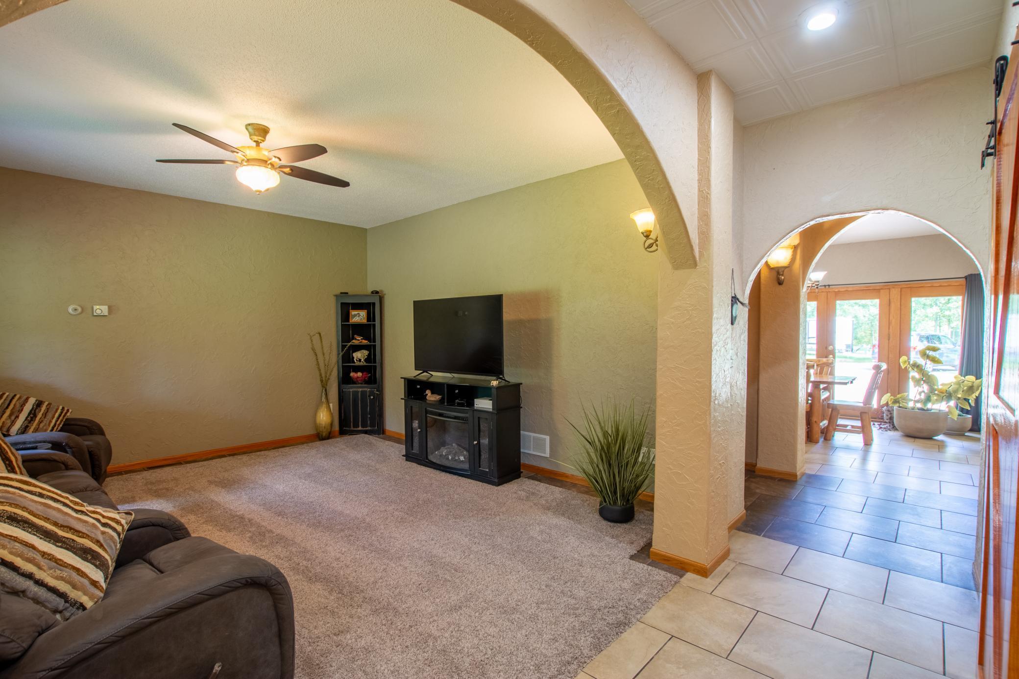 45745 Roxbury Drive