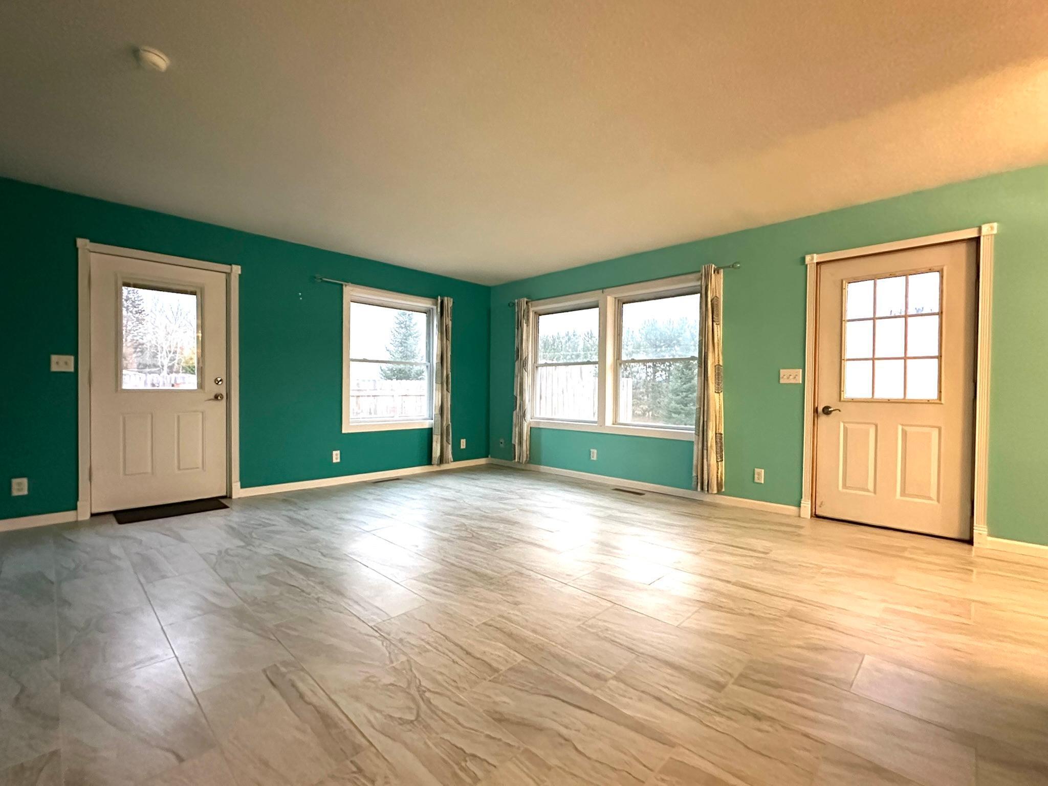 200 Staff Street SE
