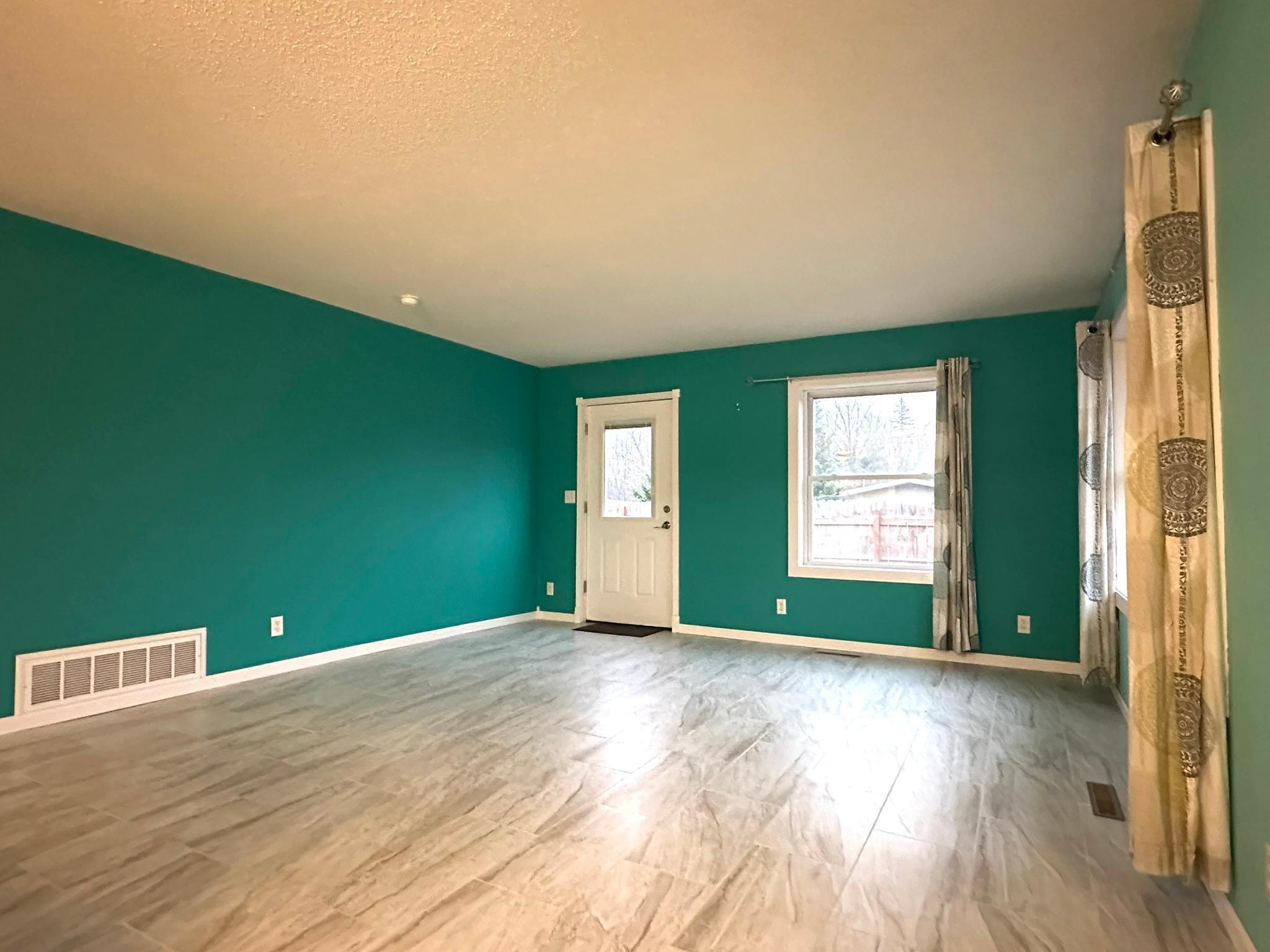 200 Staff Street SE