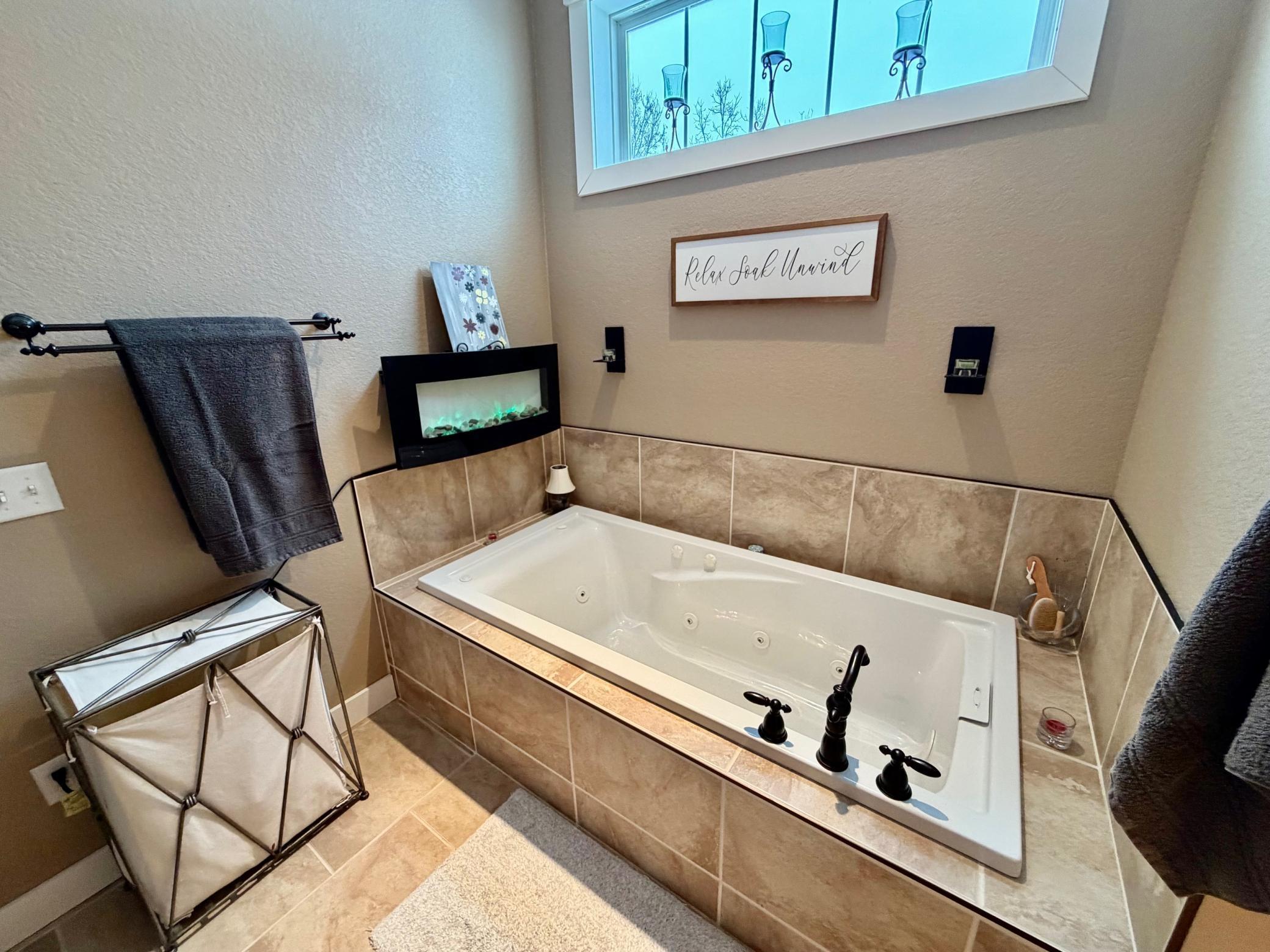 4425 Scotchpine Court NW