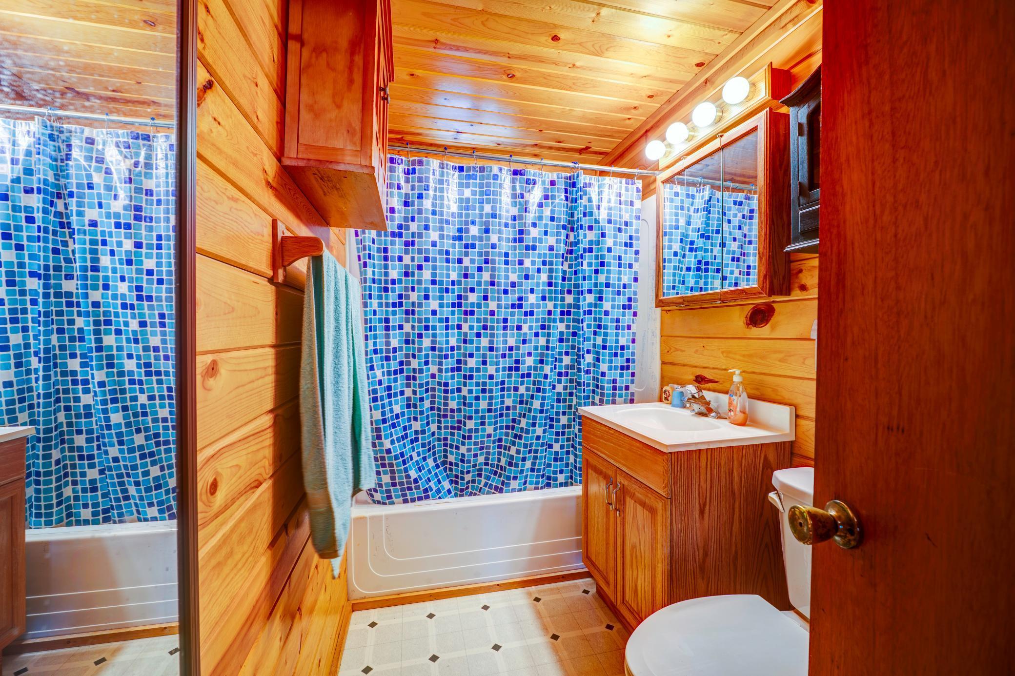 2222 Lake Shore Drive NW