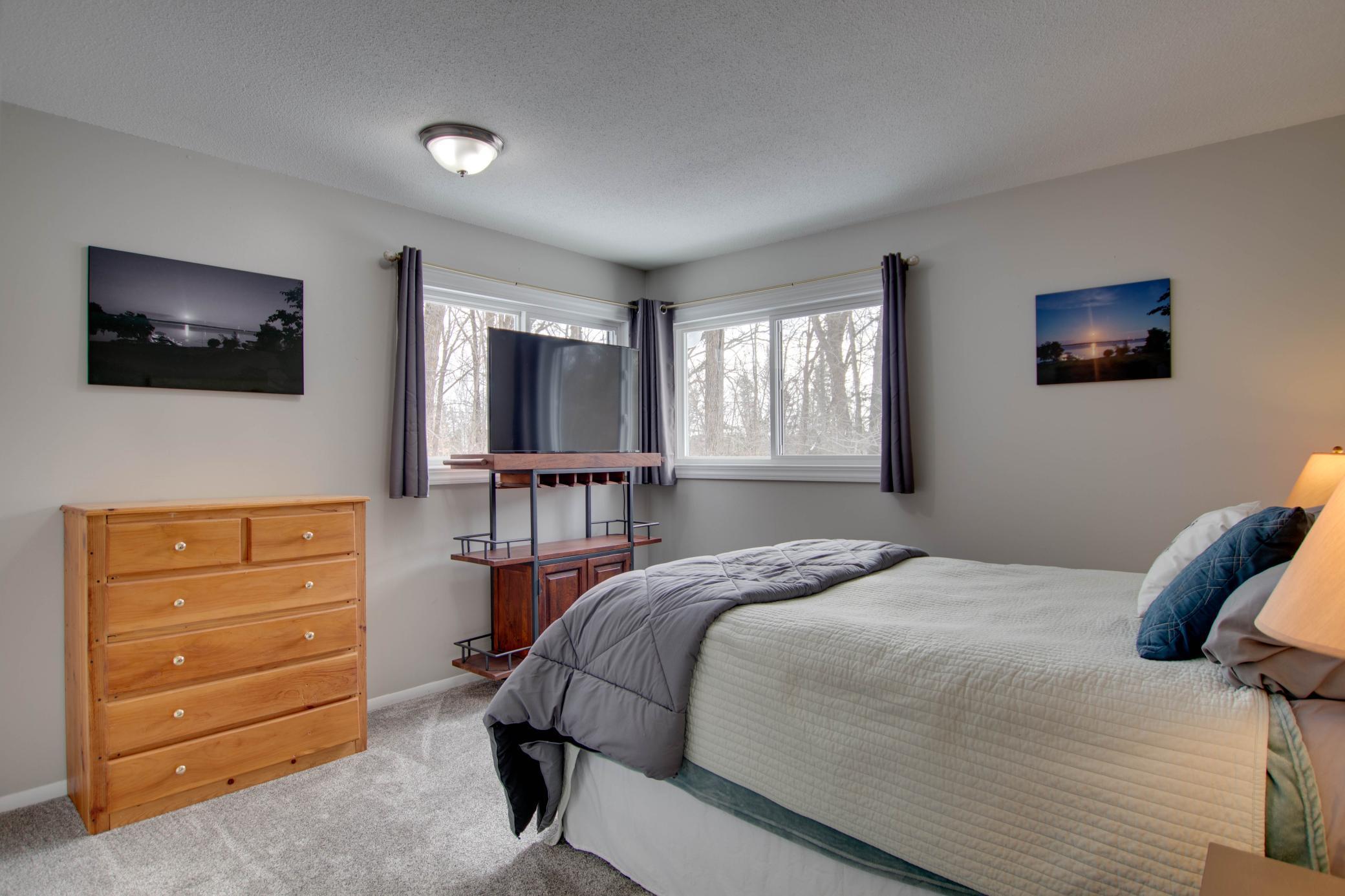 3100 Island View Drive NE