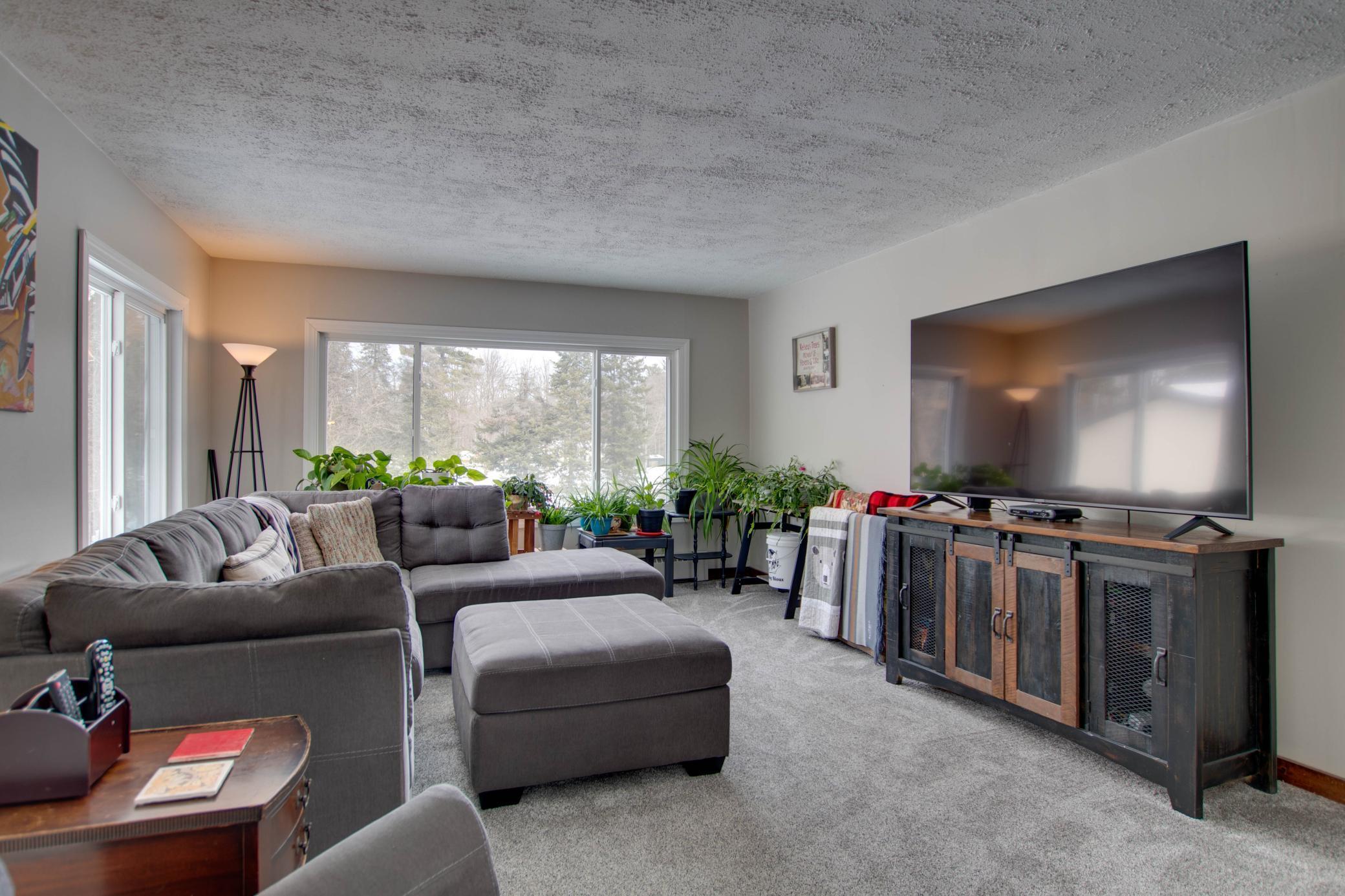 3100 Island View Drive NE