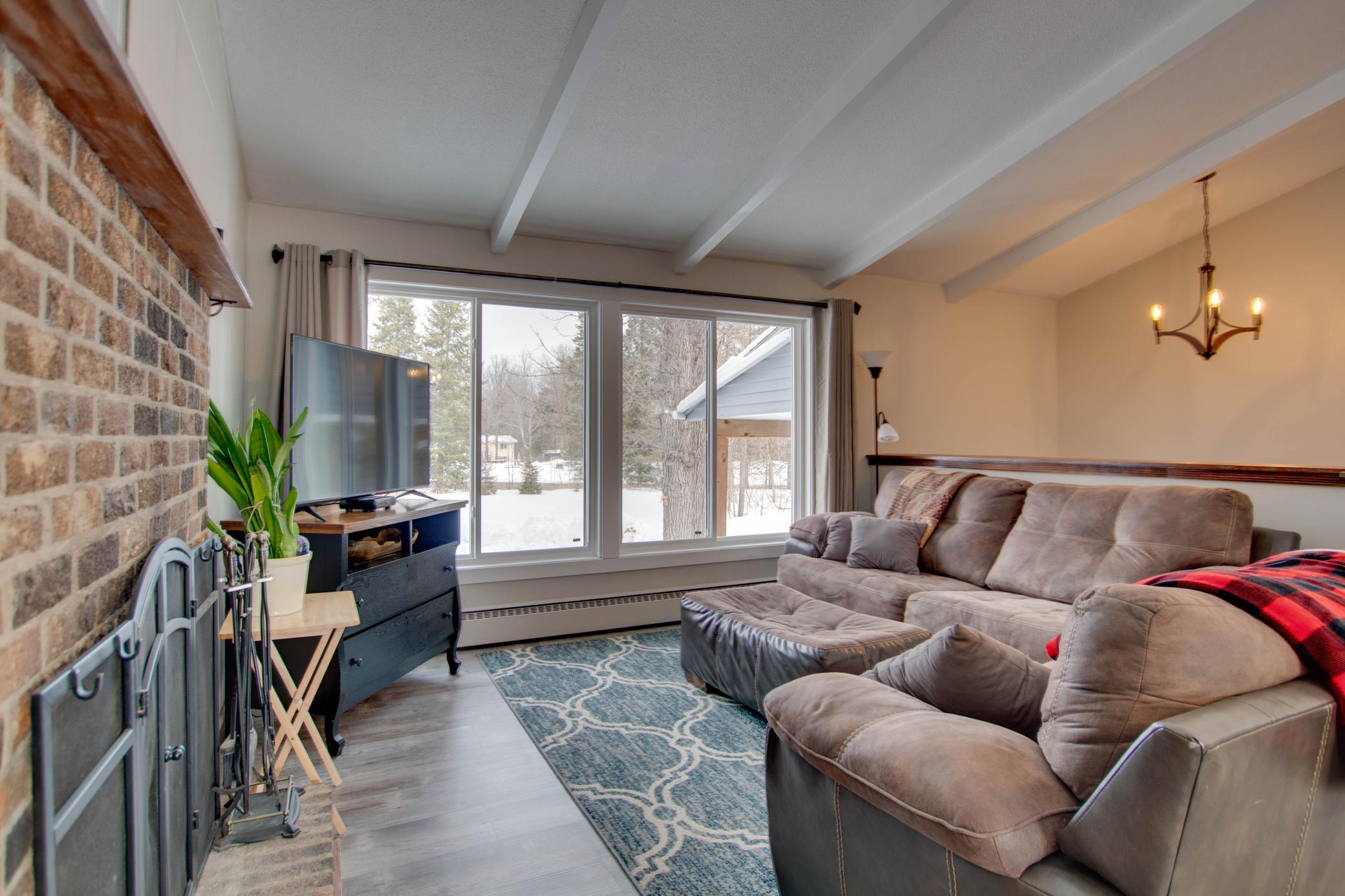 3100 Island View Drive NE