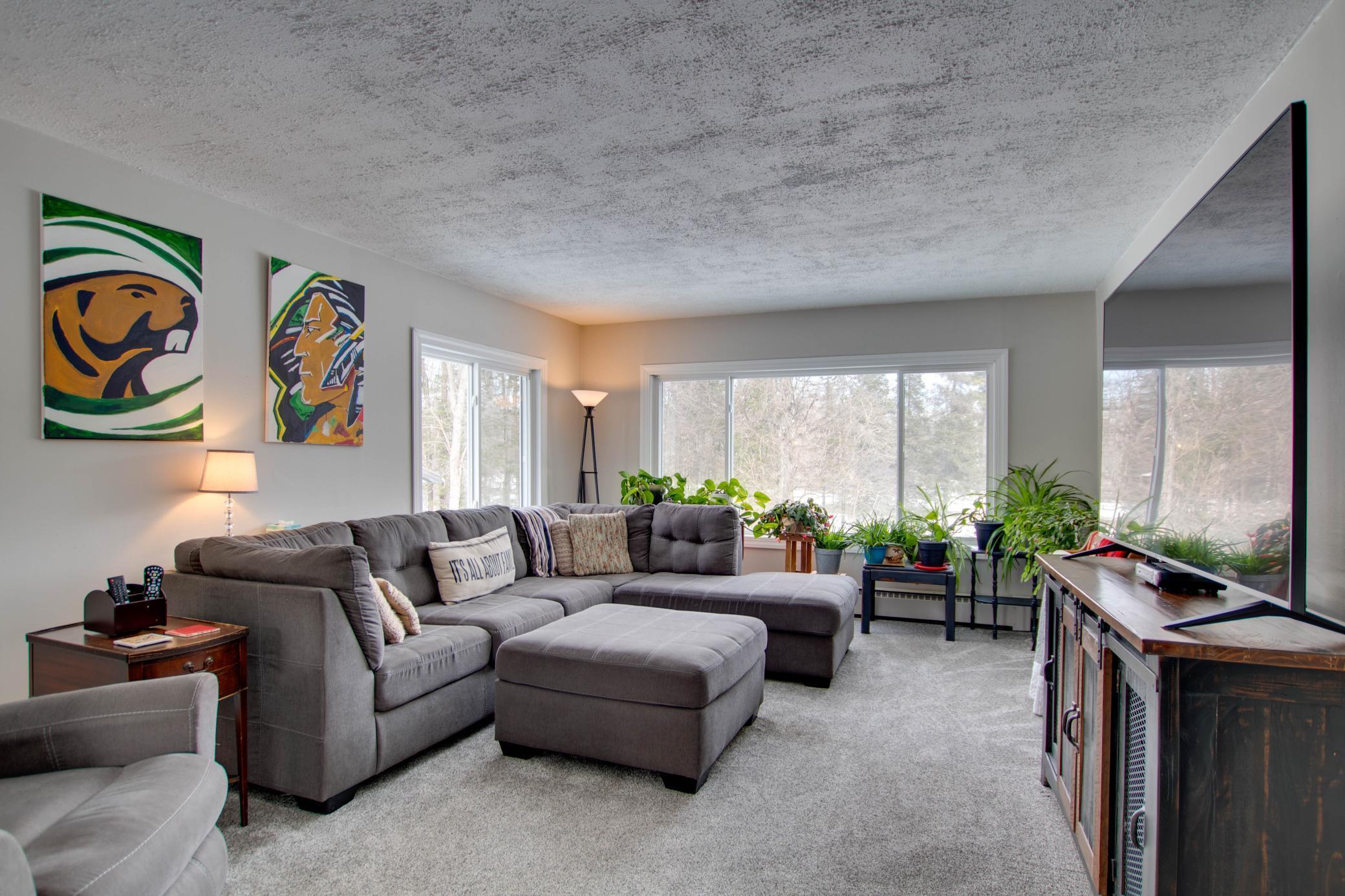 3100 Island View Drive NE