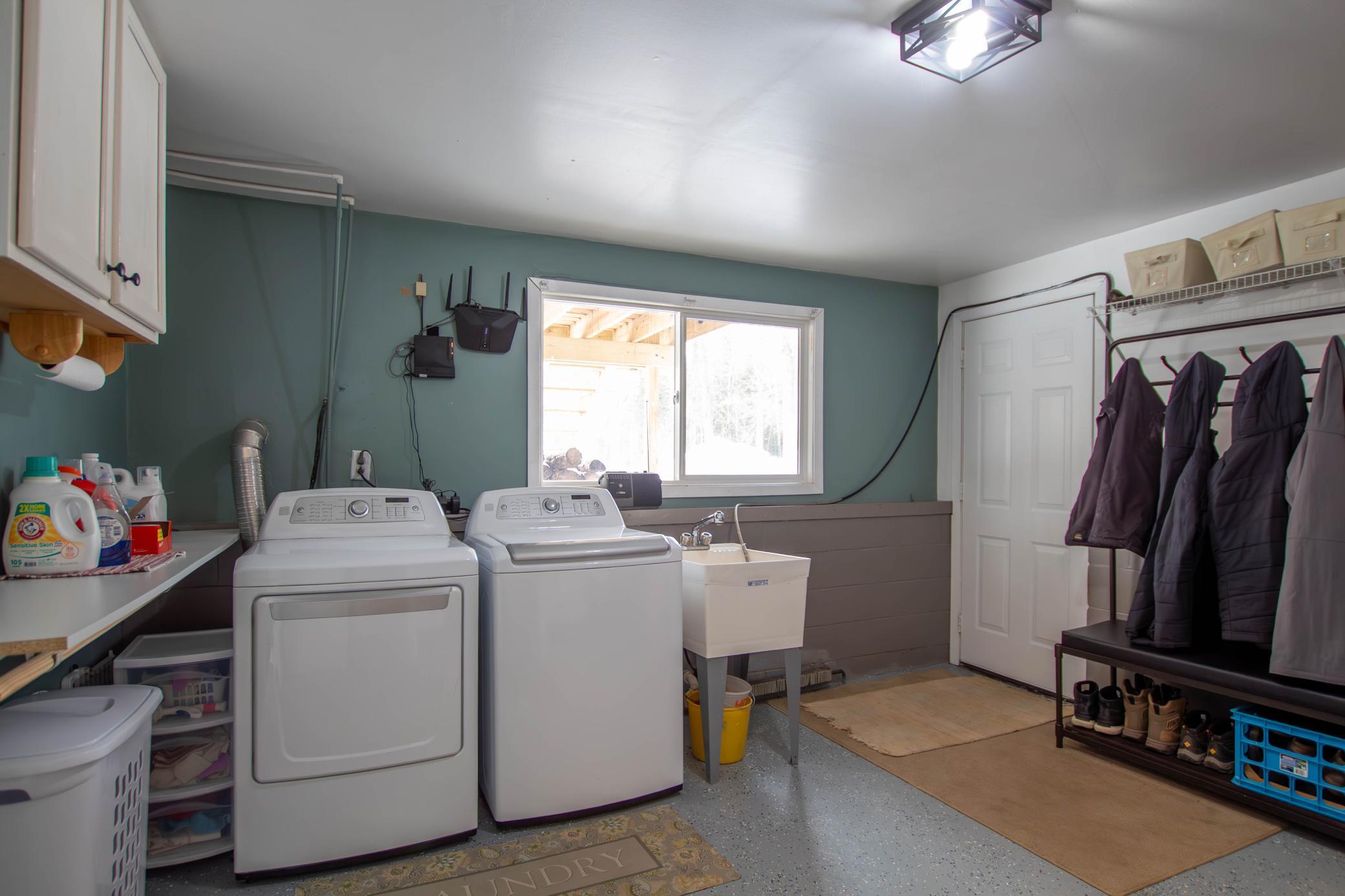 3100 Island View Drive NE