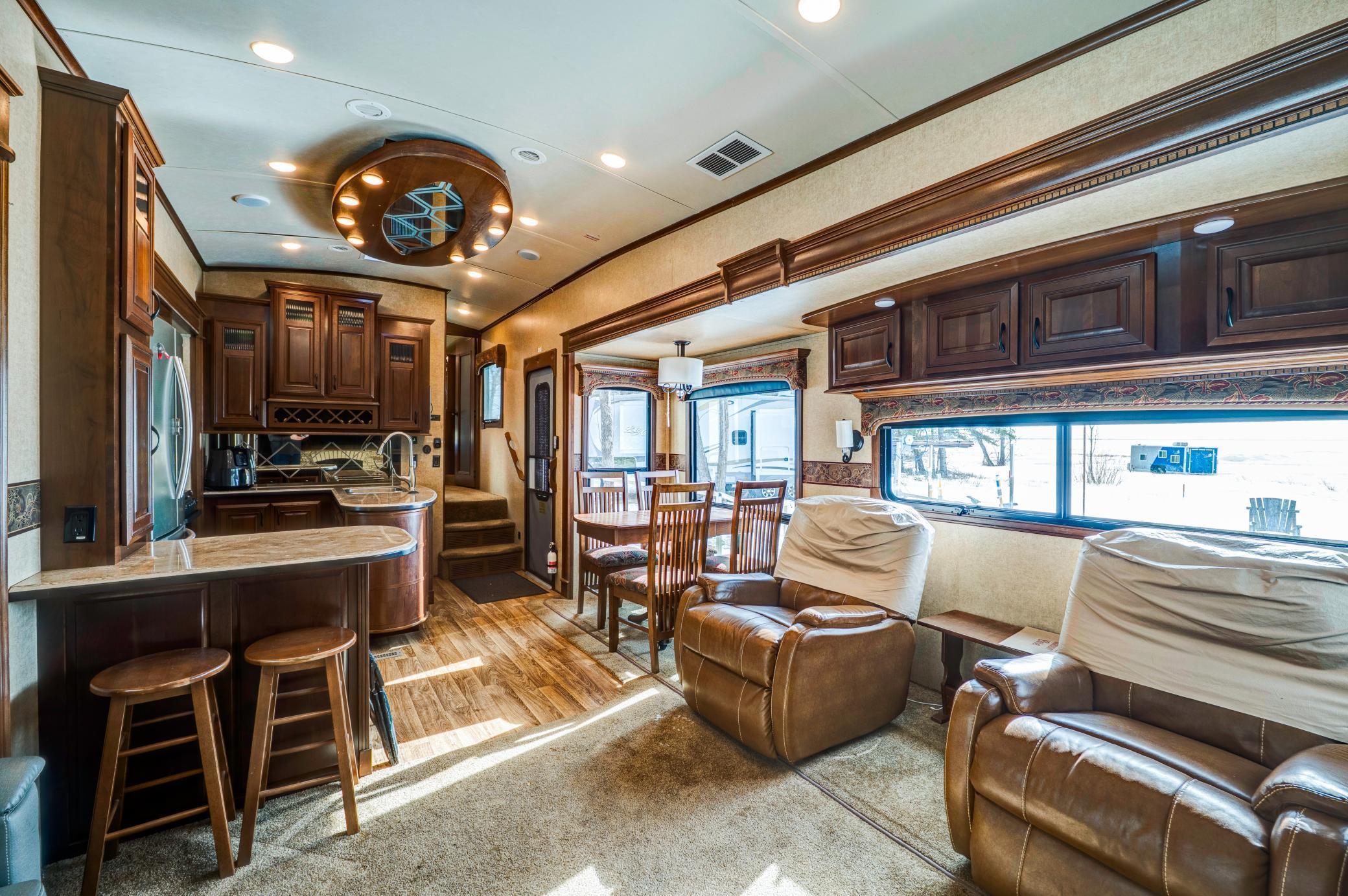 25780 Liliput Lane NE