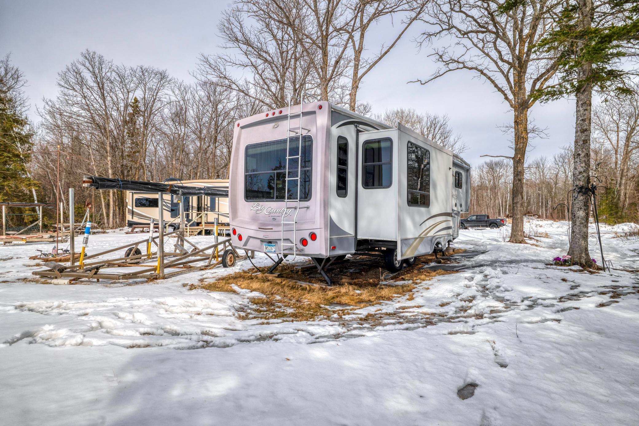 25780 Liliput Lane NE