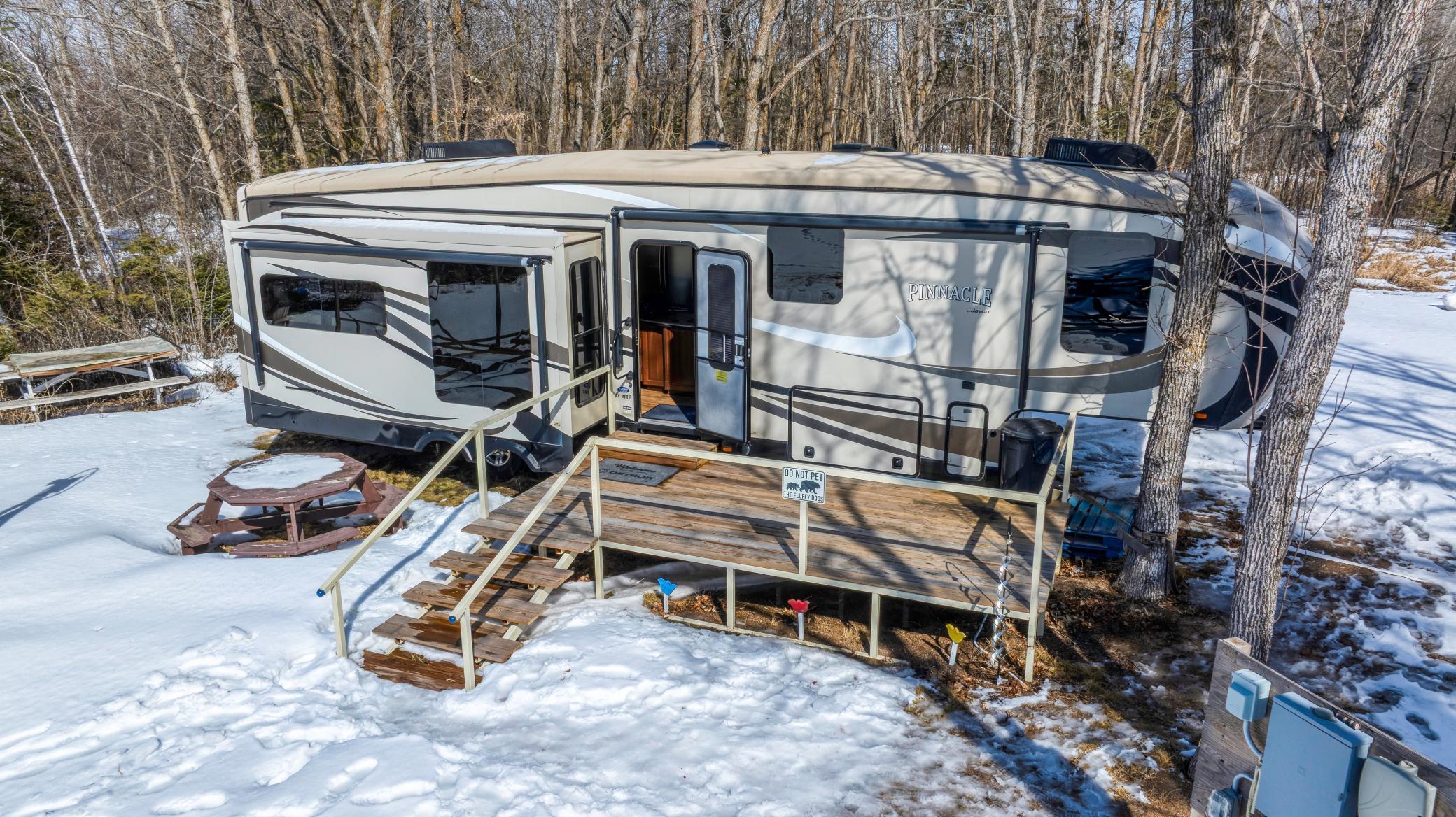 25780 Liliput Lane NE