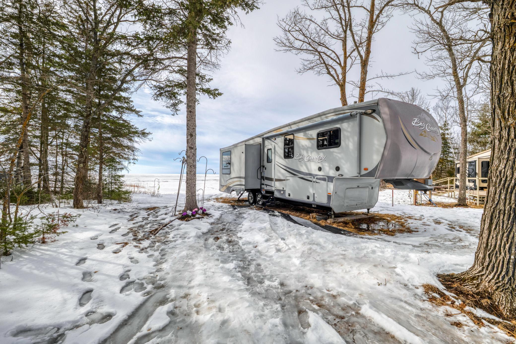 25780 Liliput Lane NE