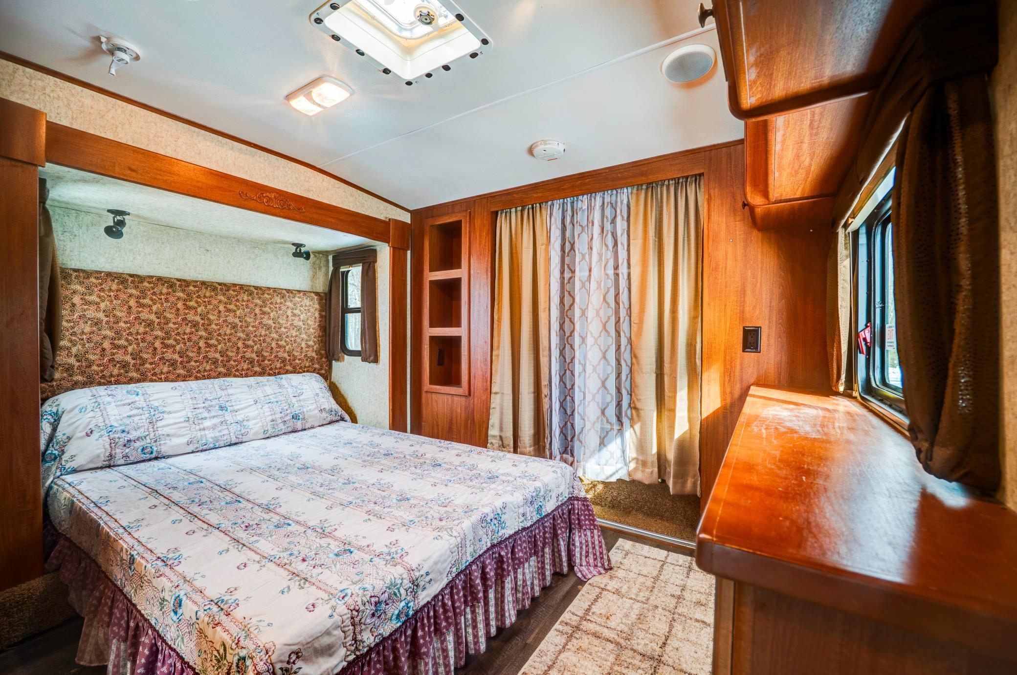 25780 Liliput Lane NE