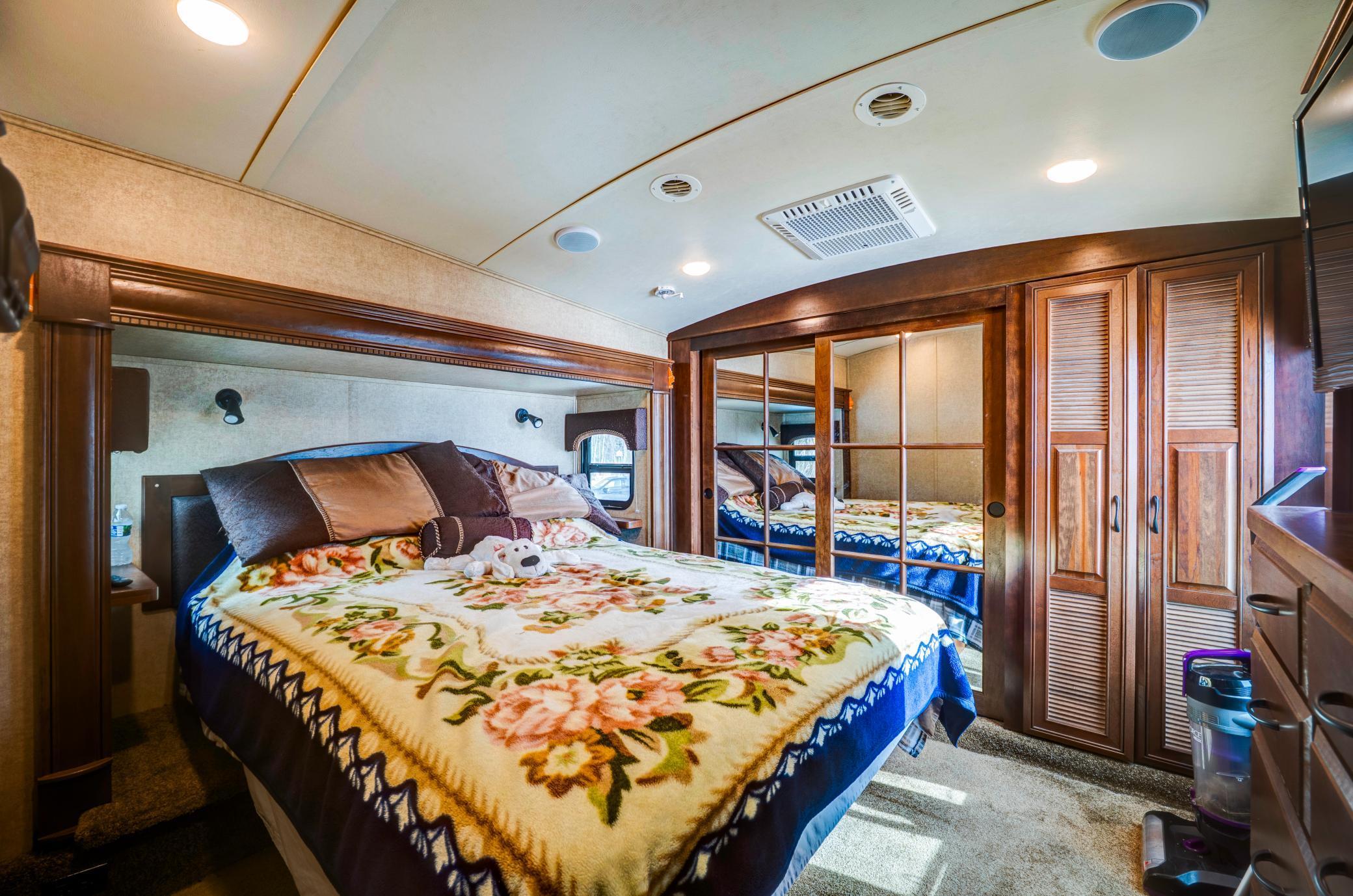 25780 Liliput Lane NE