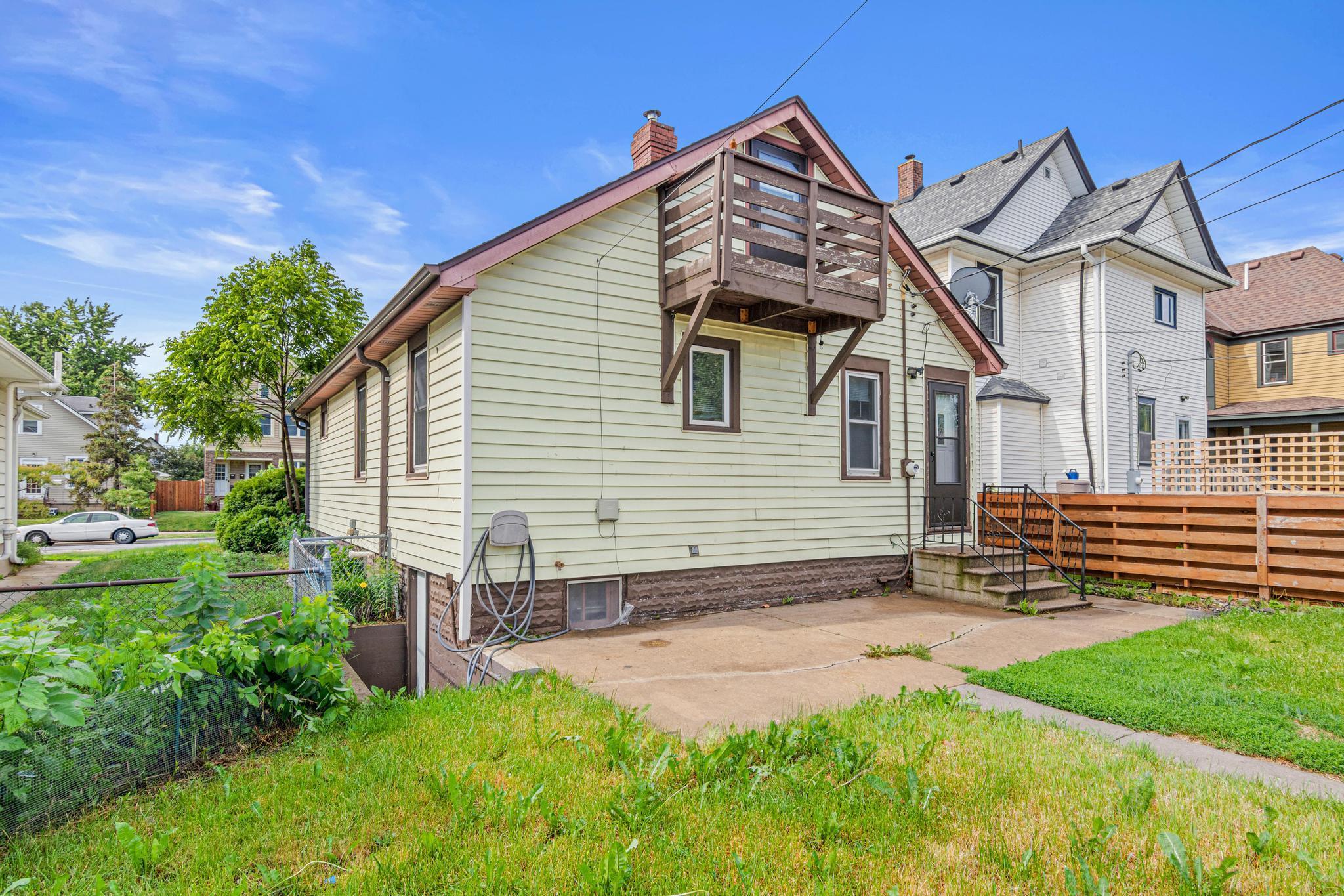 1423 Thomas Avenue W