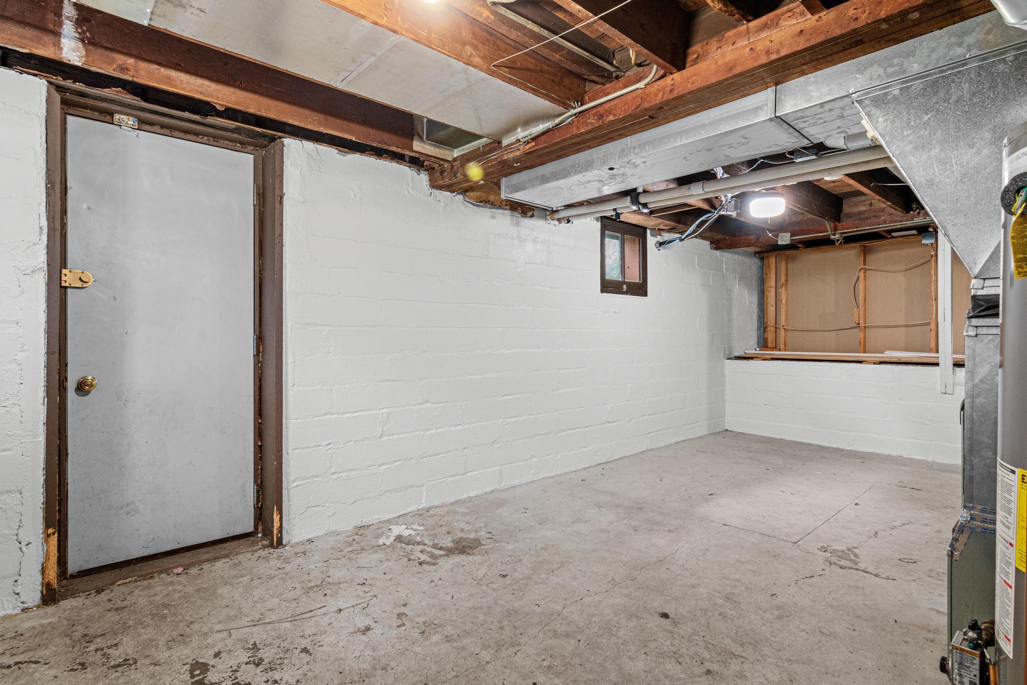1423 Thomas Avenue W