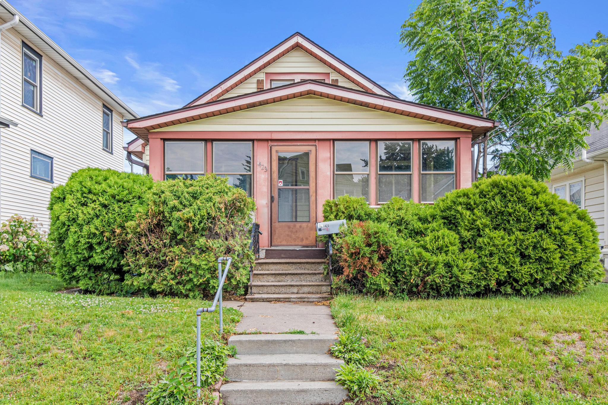 1423 Thomas Avenue W
