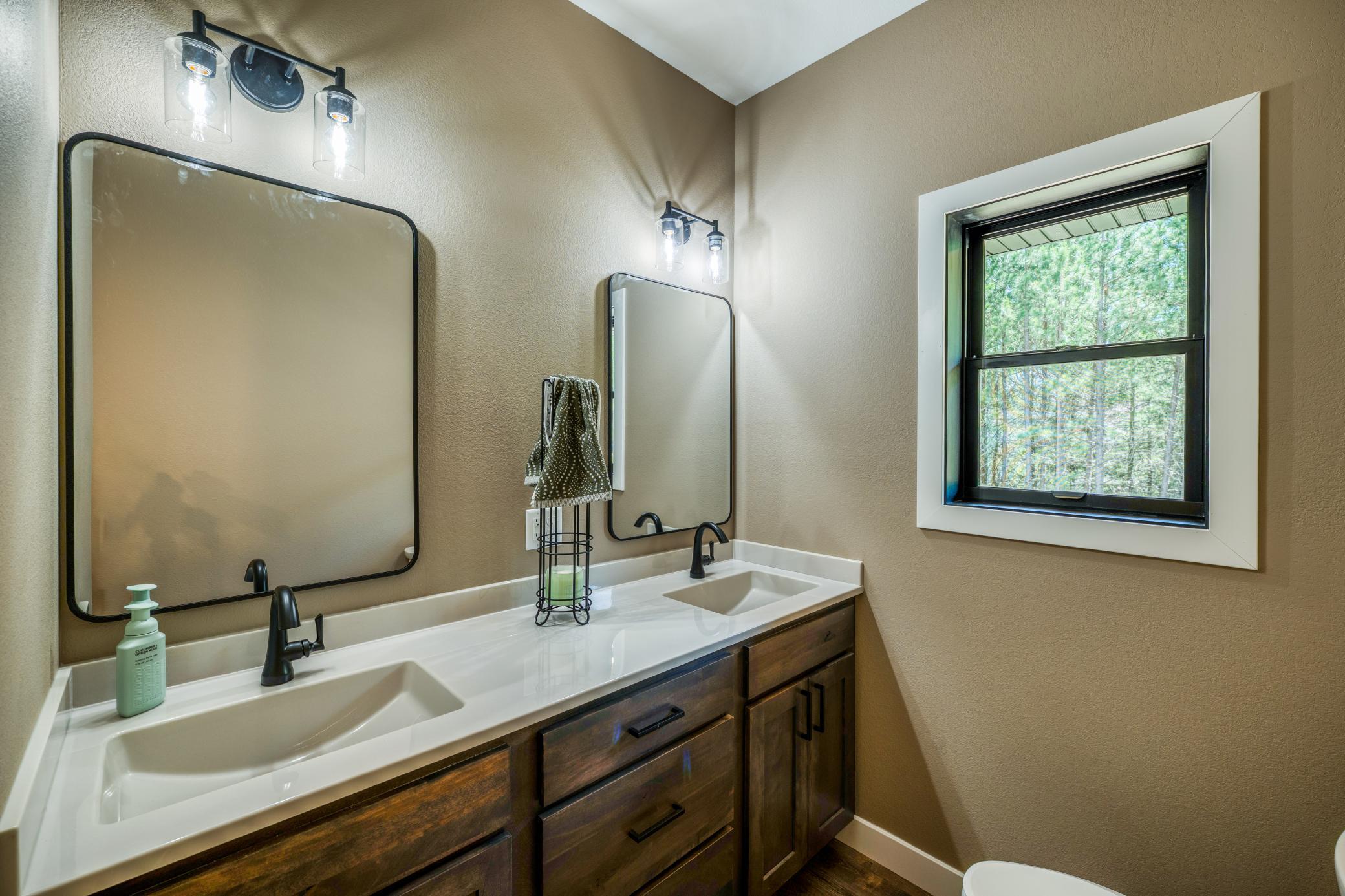 39332 Orchid Trail