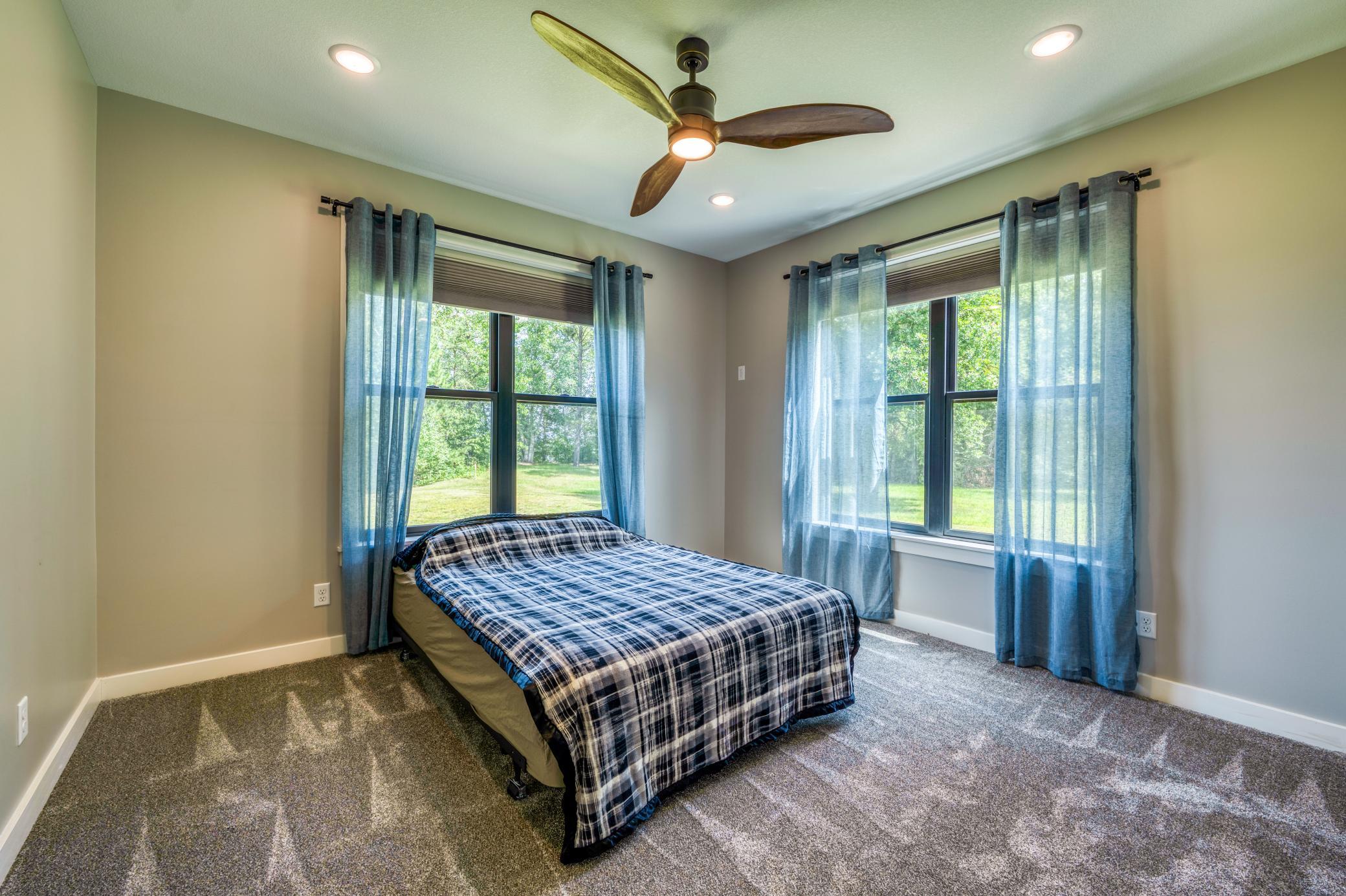 112 W Winnie Estate Way NE