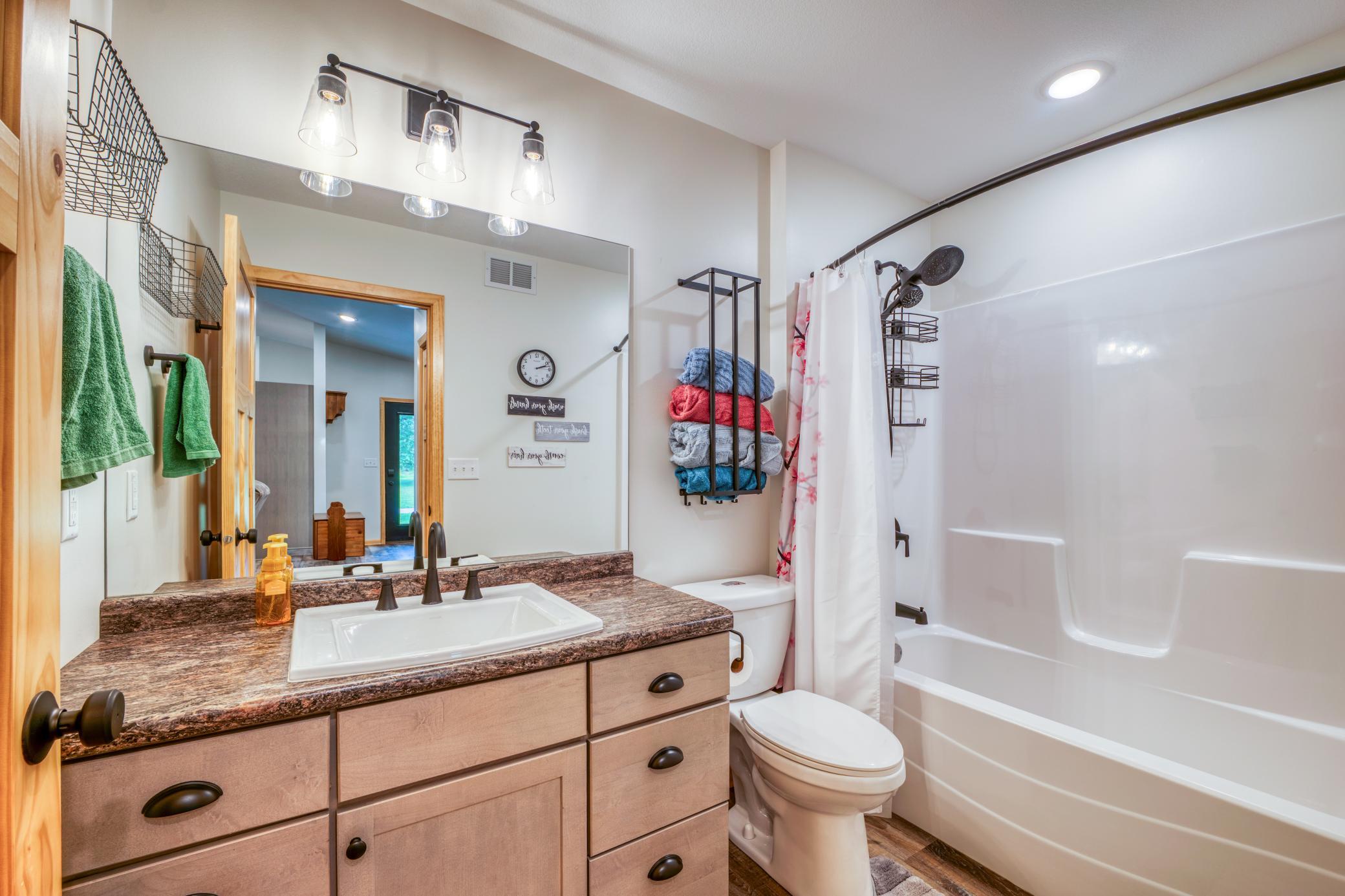 112 W Winnie Estate Way NE