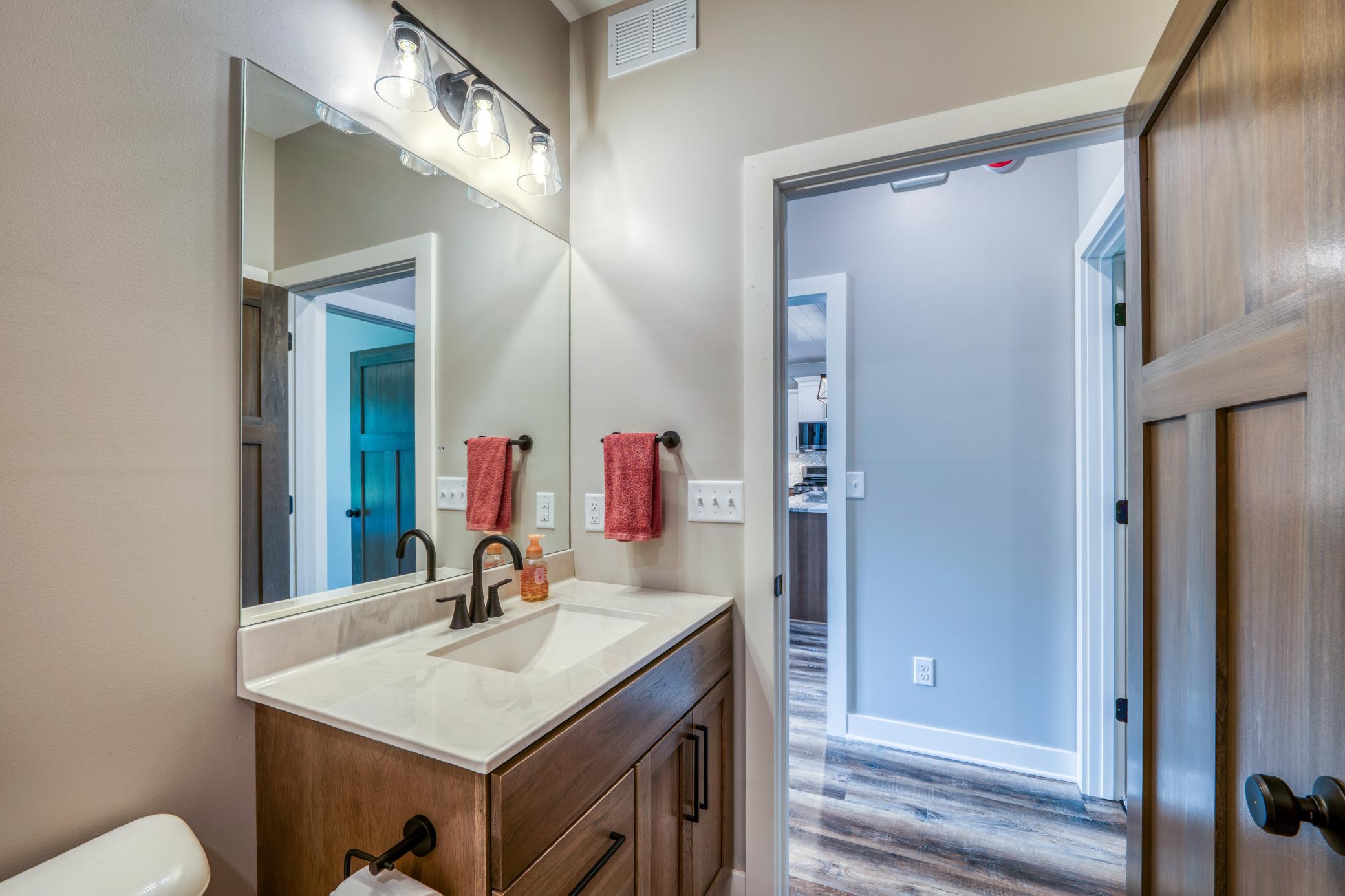 112 W Winnie Estate Way NE