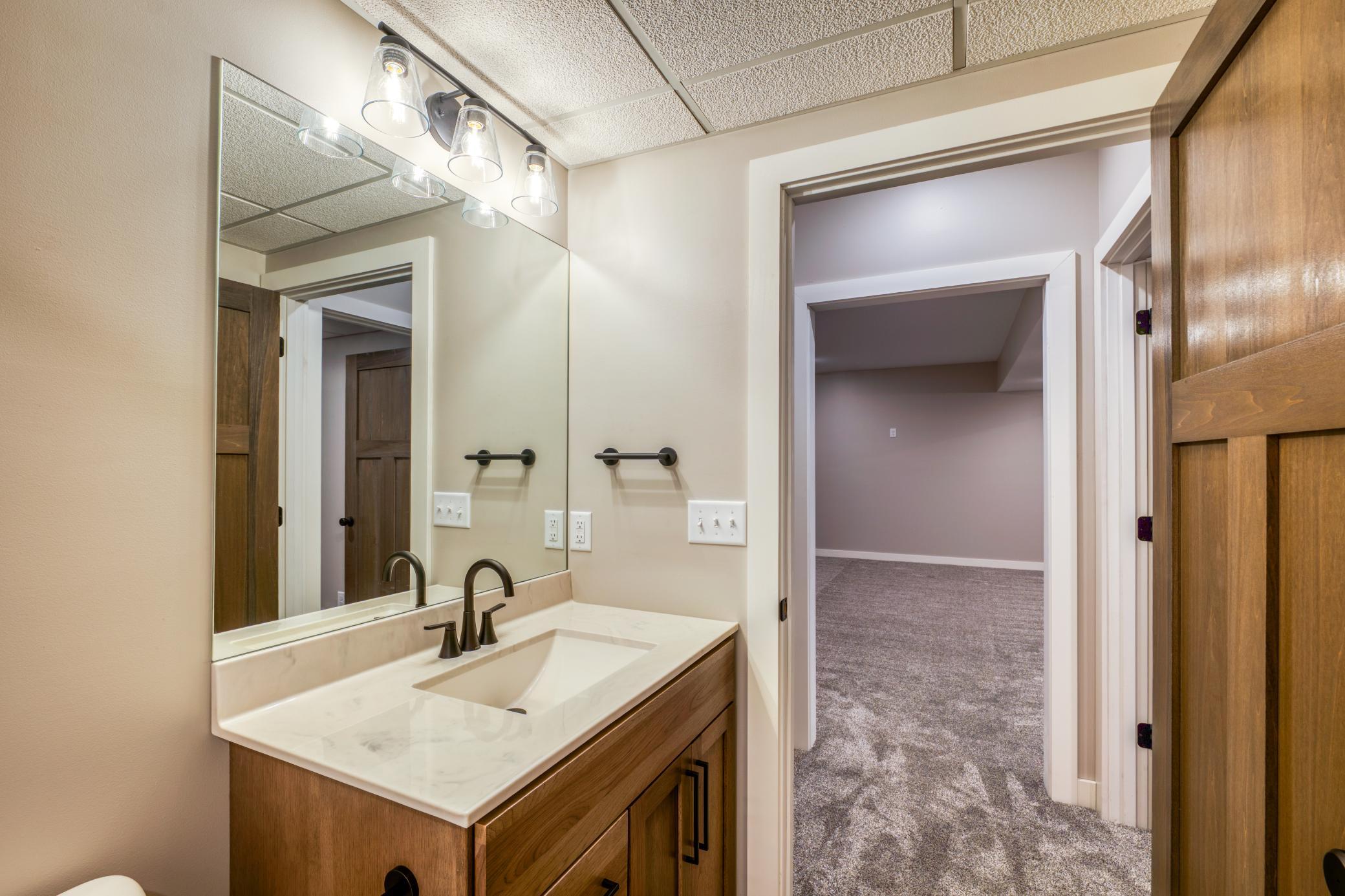 112 W Winnie Estate Way NE