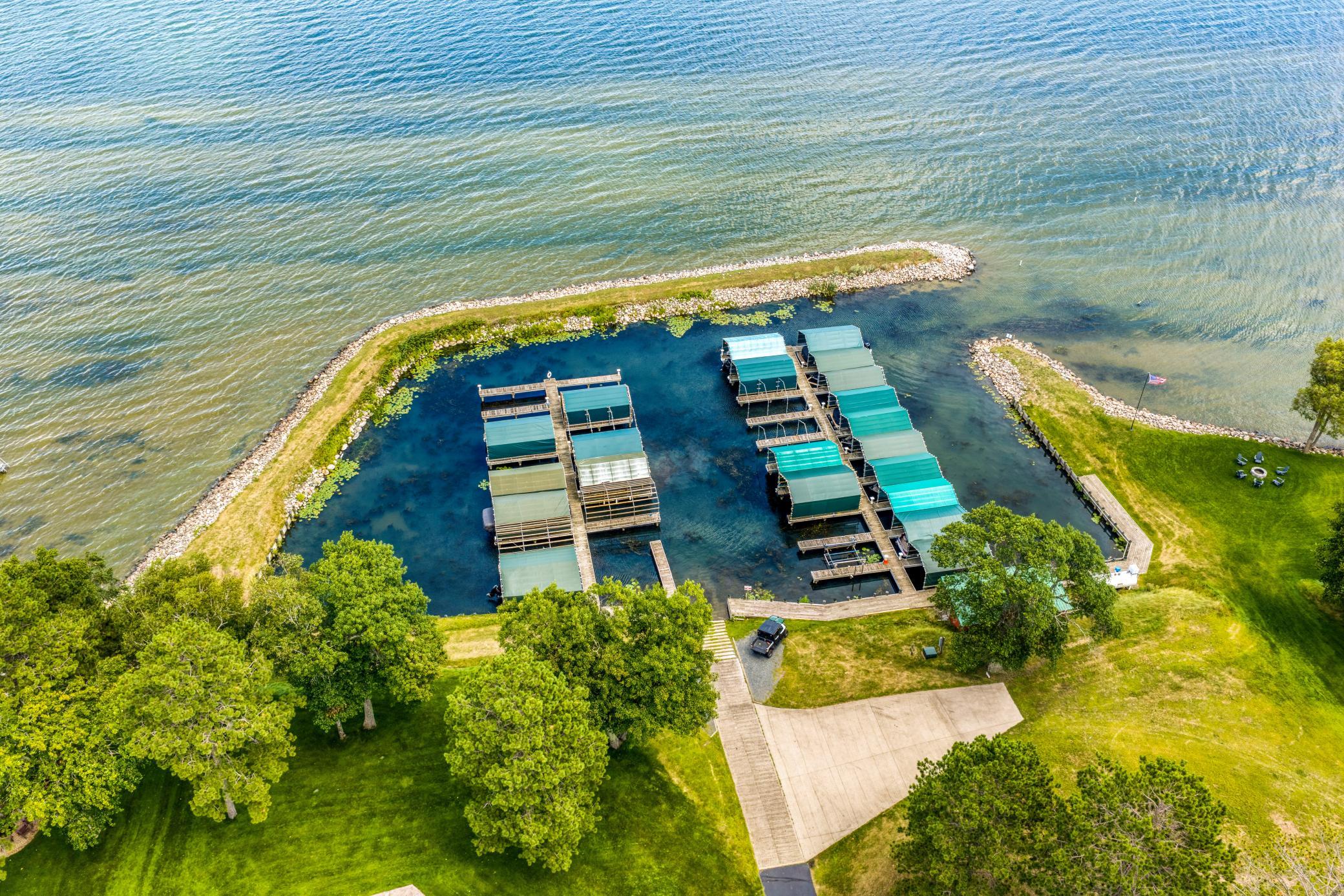 112 W Winnie Estate Way NE