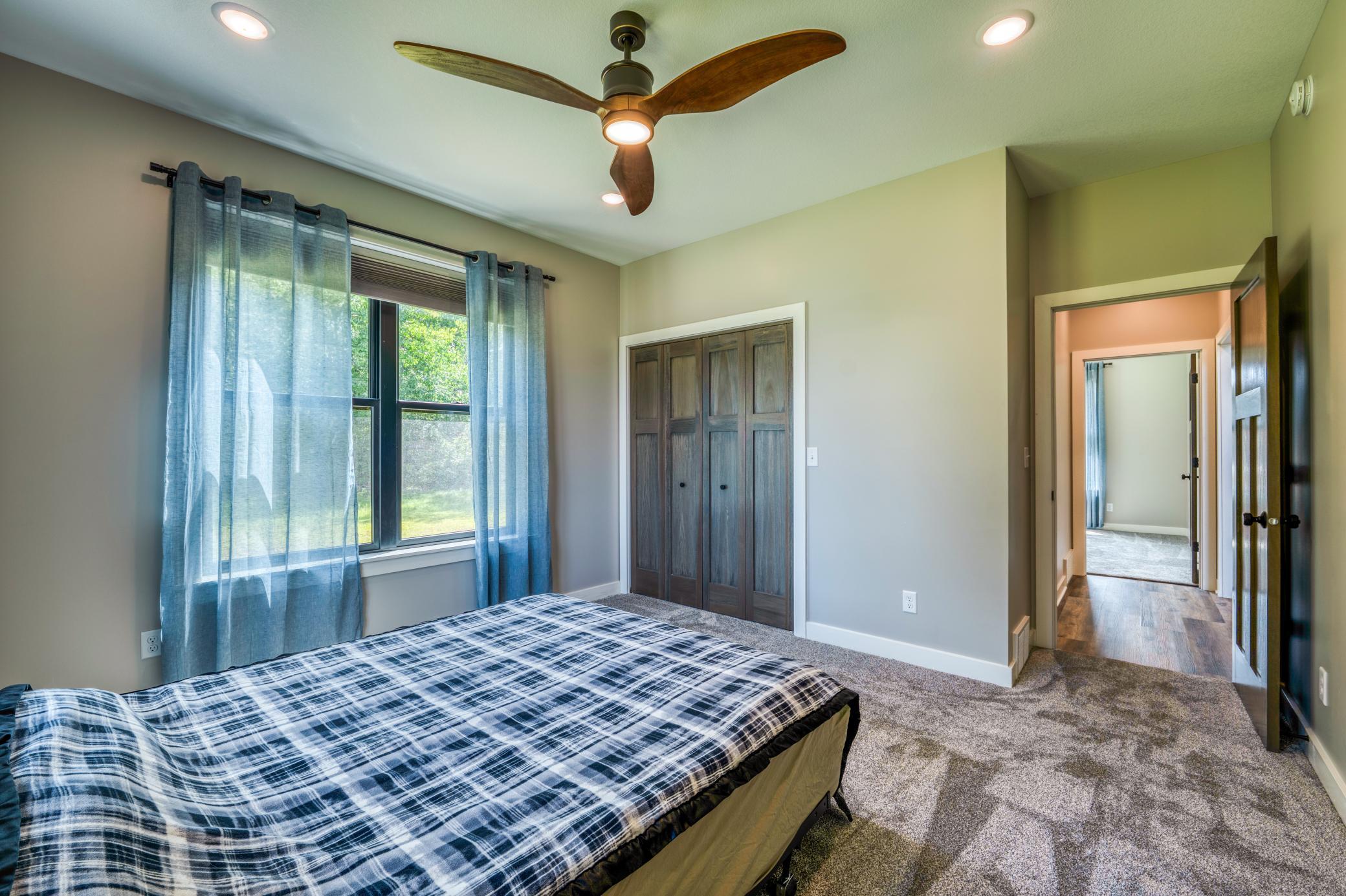 112 W Winnie Estate Way NE