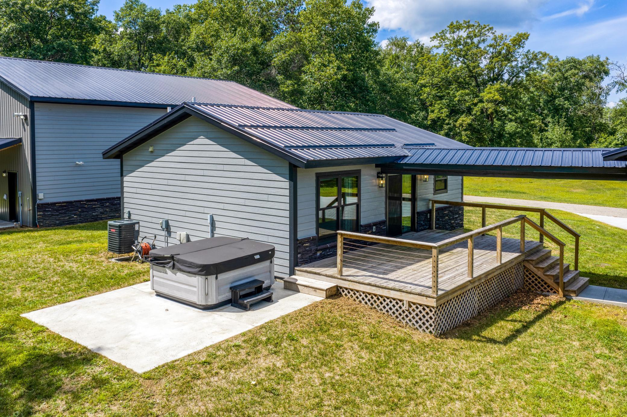 112 W Winnie Estate Way NE