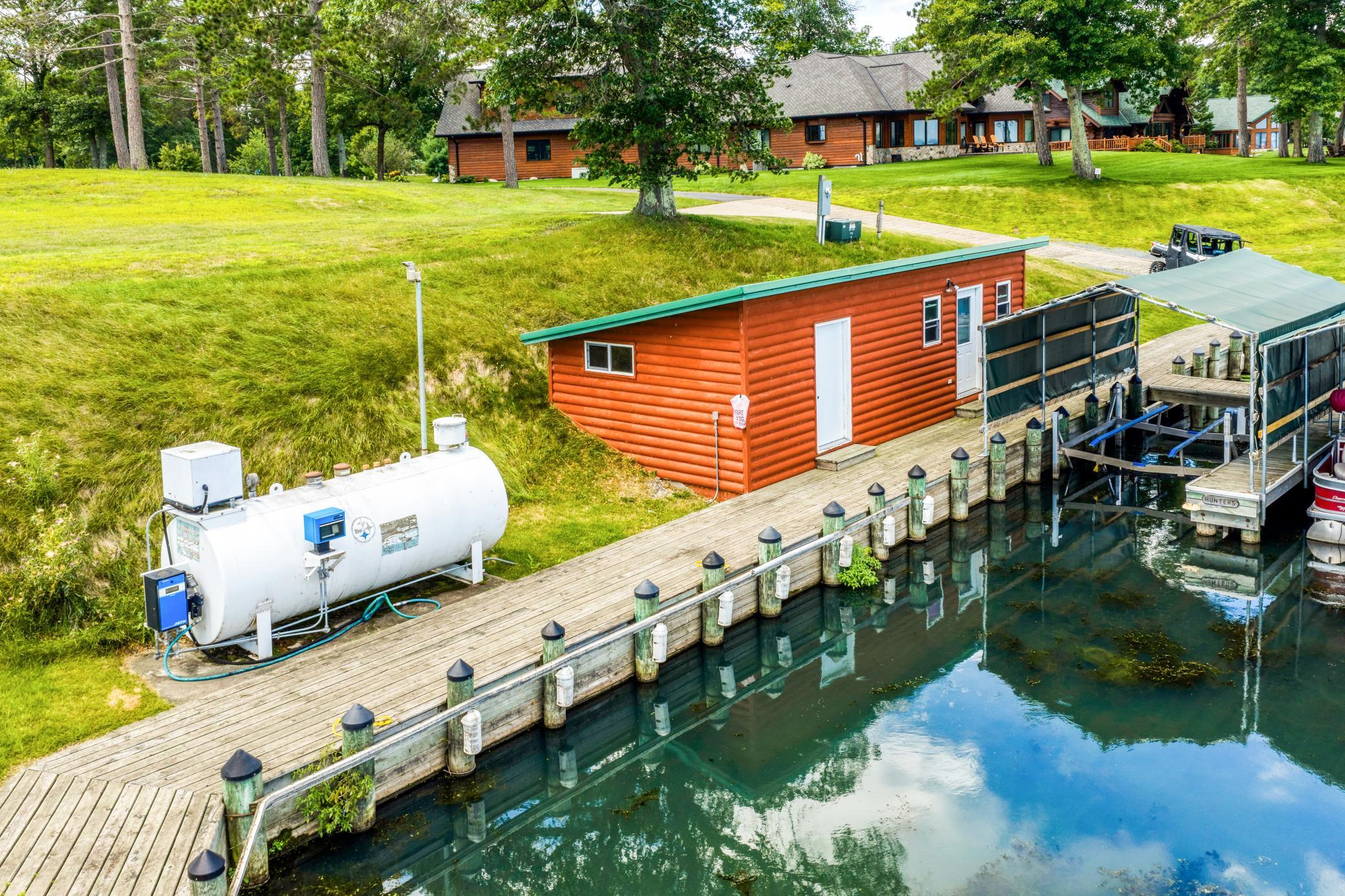 112 W Winnie Estate Way NE