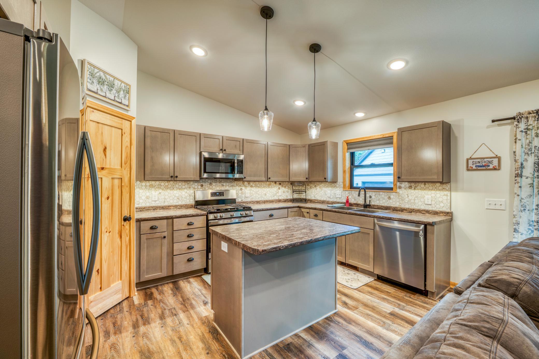 112 W Winnie Estate Way NE