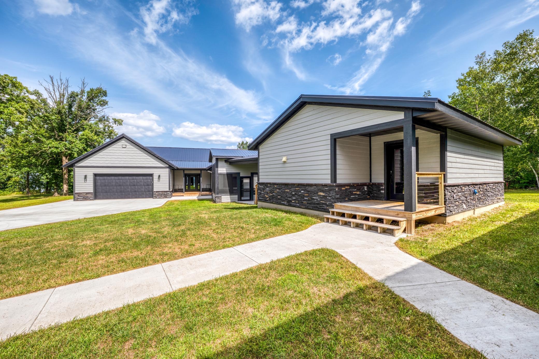 112 W Winnie Estate Way NE