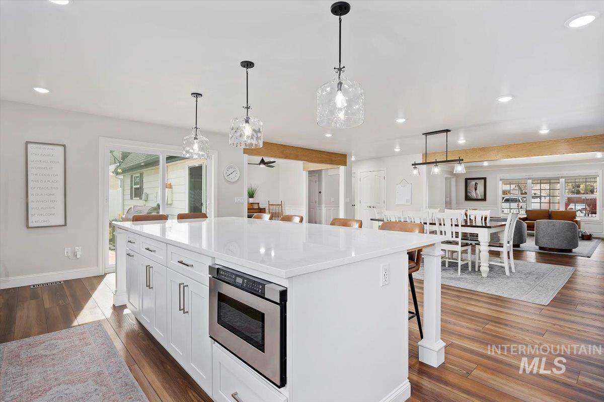 692 Mountain View Dr