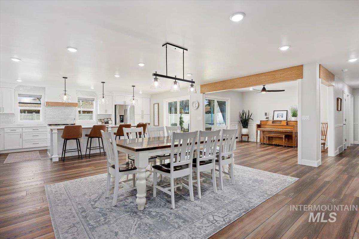 692 Mountain View Dr