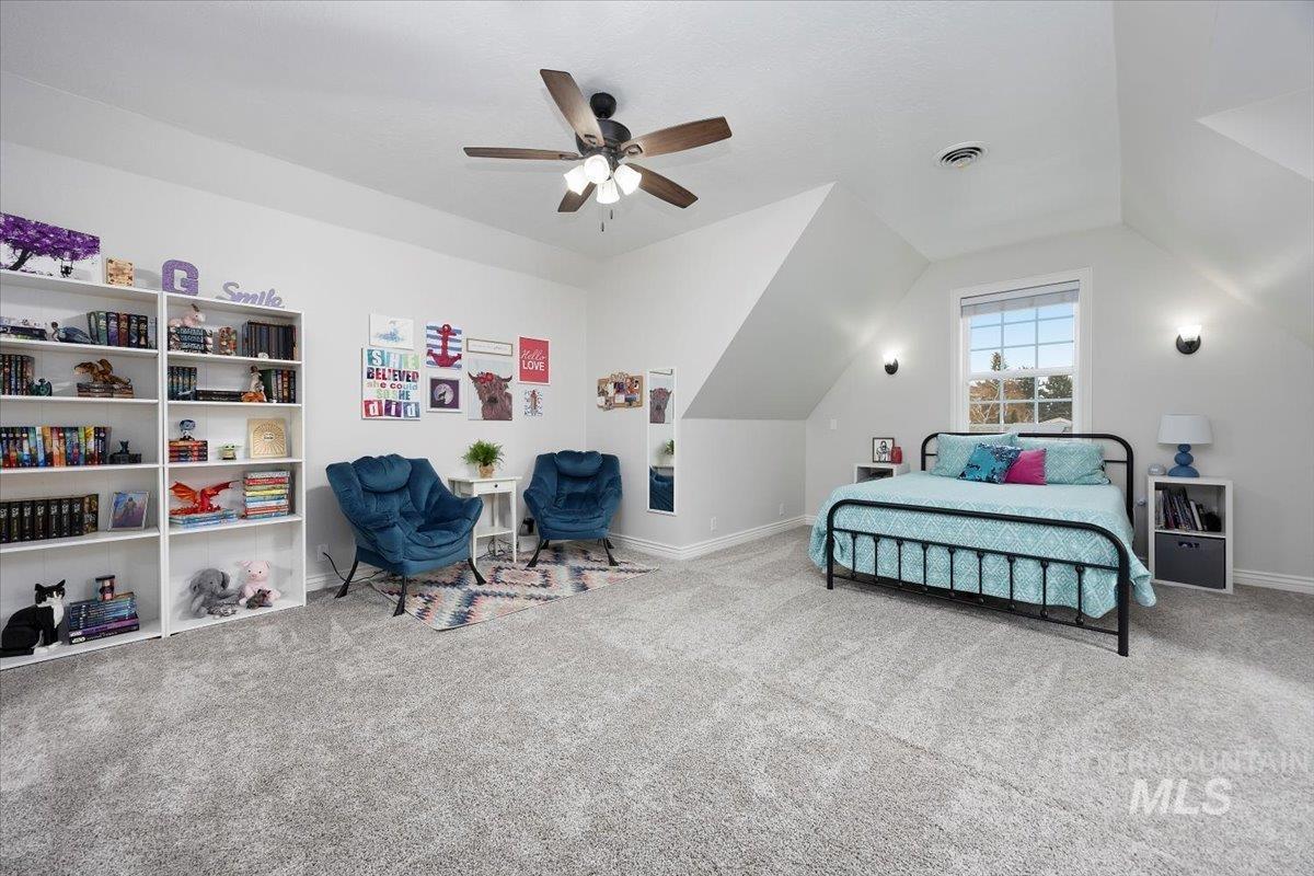 692 Mountain View Dr