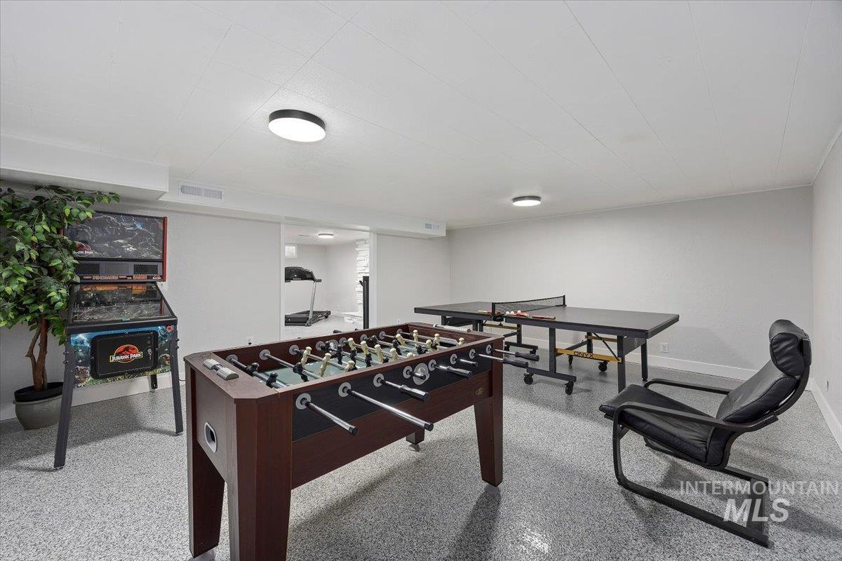 692 Mountain View Dr