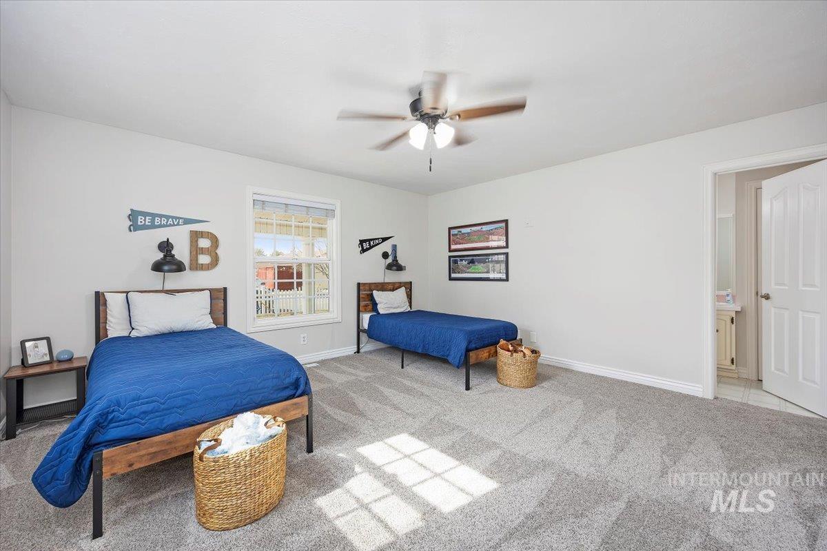 692 Mountain View Dr