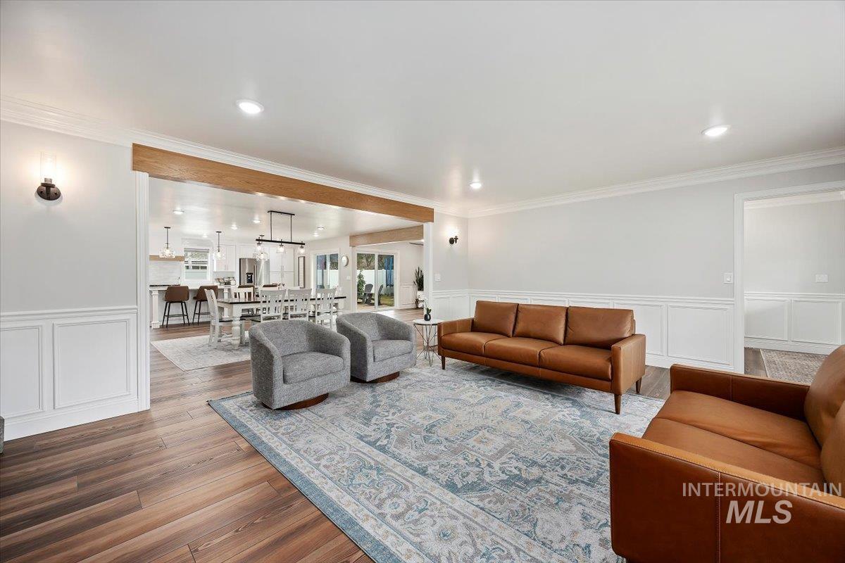 692 Mountain View Dr