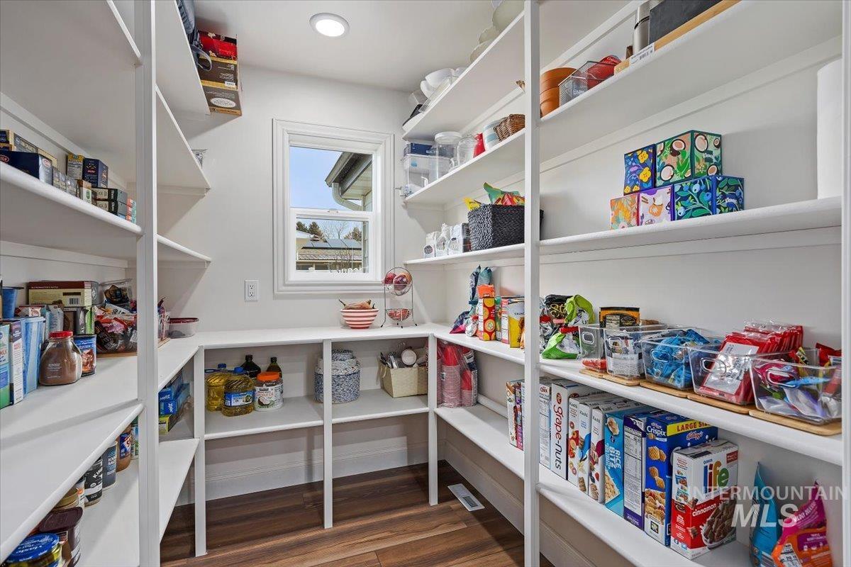 692 Mountain View Dr